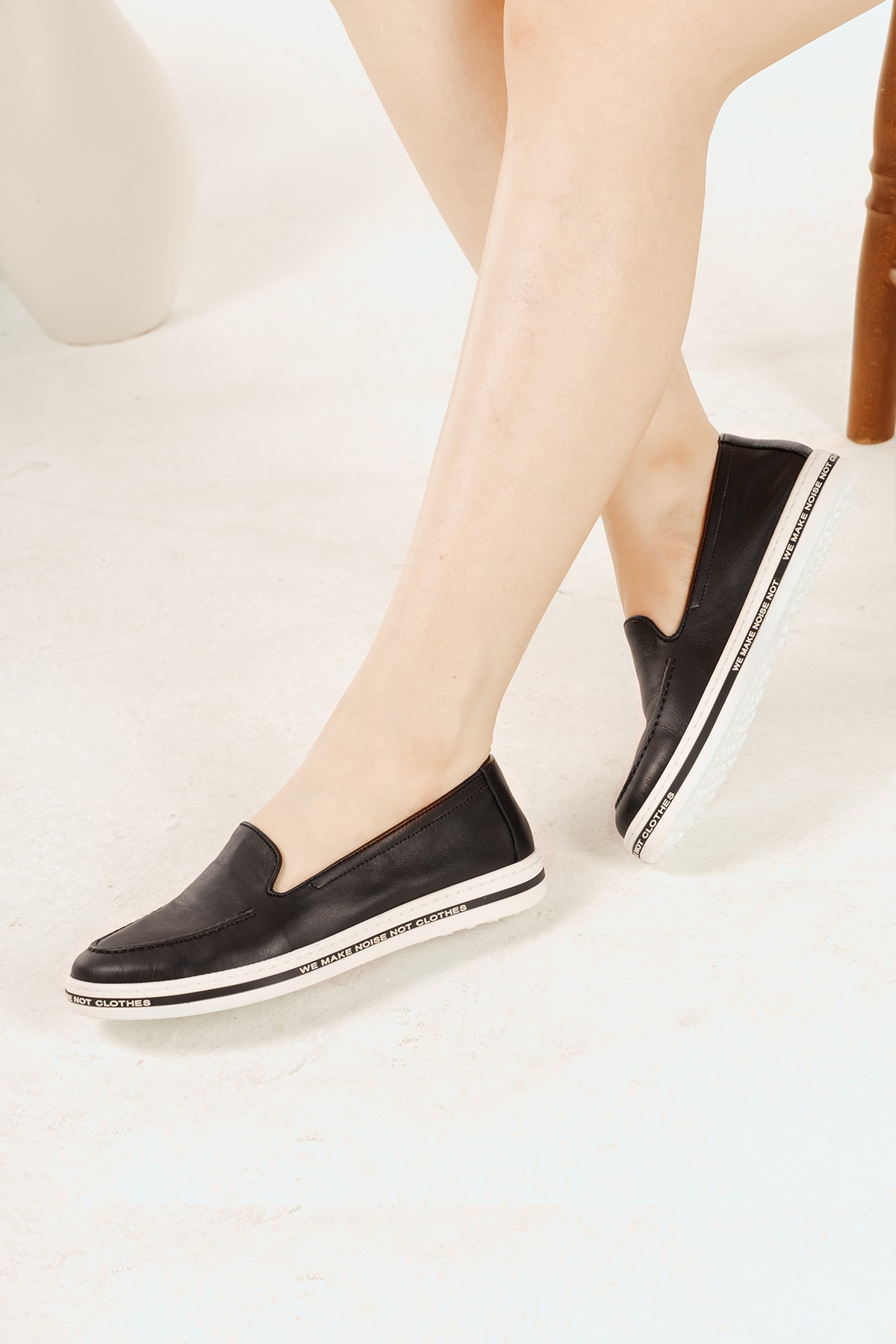 Cooliza Hakiki Deri Tabanı Yazı Detaylı Rahat Günlük Kadın Babet Ayakkabı Taba - Siyah