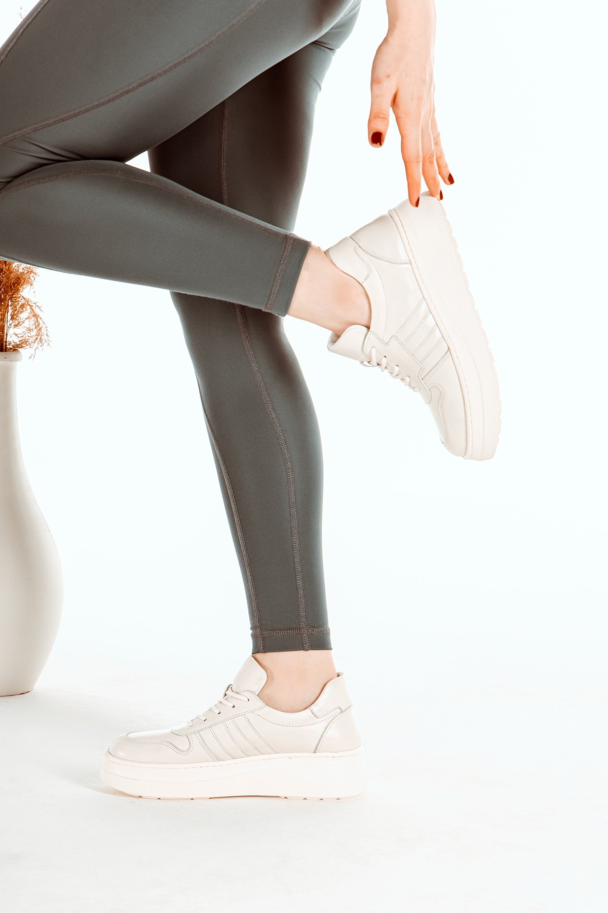 Cooliza Hakiki Deri Sneaker Yüksek Taban Rahat Günlük Kadın Spor Ayakkabı - Kırık Beyaz