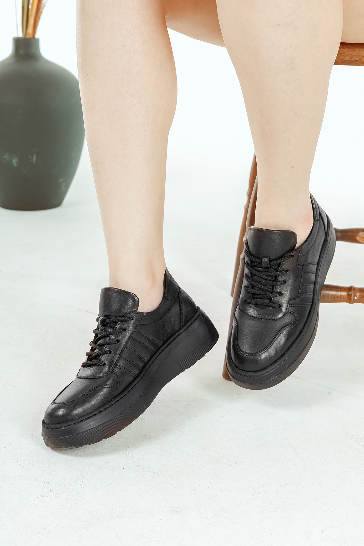 Cooliza Hakiki Deri Sneaker Yüksek Taban Rahat Günlük Kadın Spor Ayakkabı - Siyah