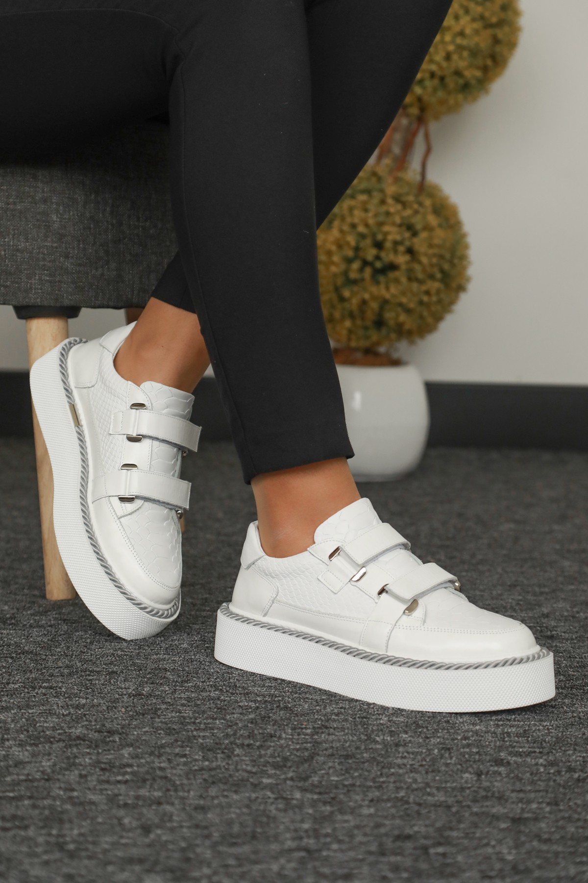 Cooliza Hakiki Deri Sneaker Yüksek Taban Rahat Günlük Kadın Spor Ayakkabı  - Beyaz