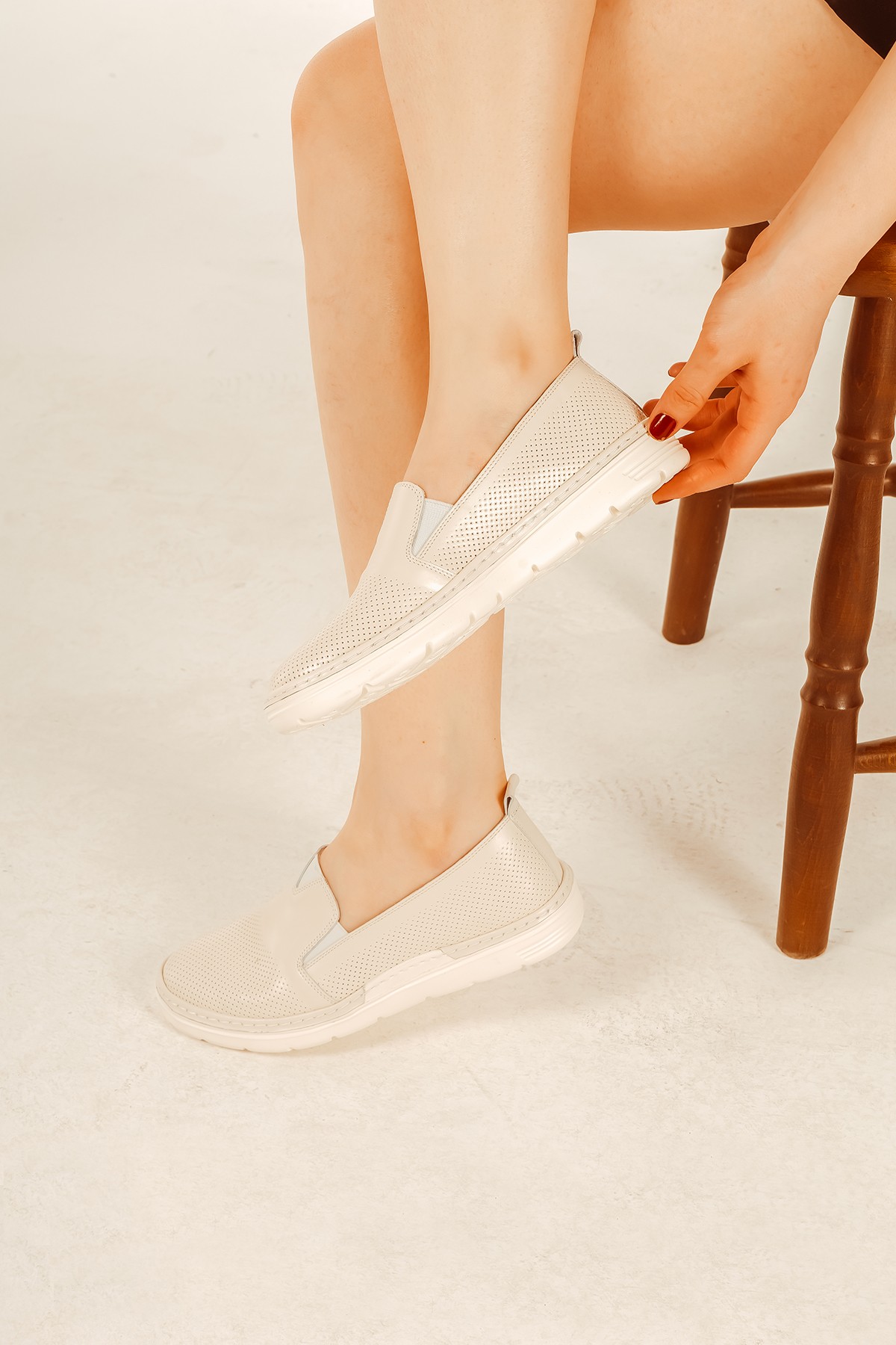 Cooliza Hakiki Deri Çift Lastikli Günlük Rahat Kadın Babet Casual Ayakkabı - Kırık Beyaz