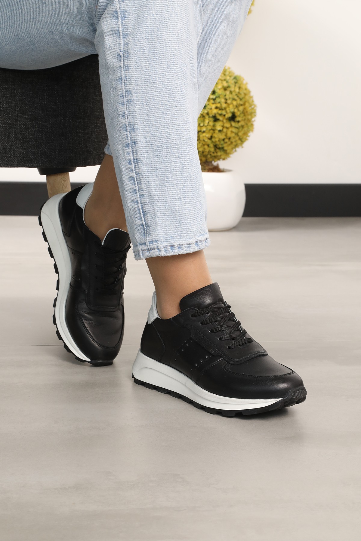 Cooliza Hakiki Deri Renkli Bağcıklı Günlük Rahat Kadın Spor Ayakkabı - Siyah