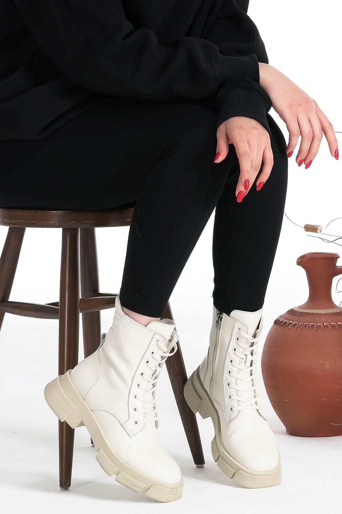 Cooliza Hakiki Deri Bağcıklı ve Fermuarlı Rahat Kadın Bot Ayakkabı - Ekru