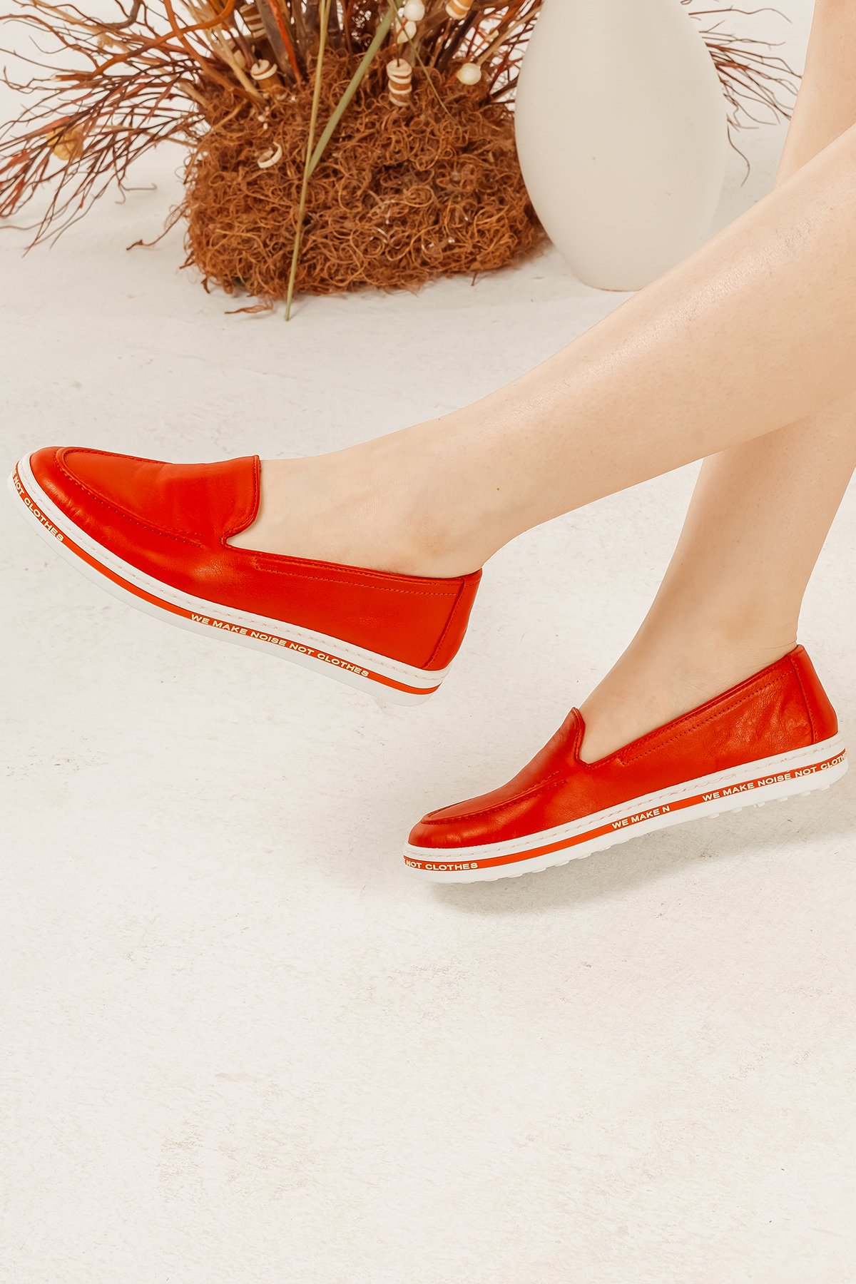 Cooliza Hakiki Deri Tabanı Yazı Detaylı Rahat Günlük Kadın Babet Ayakkabı Taba - Kırmızı