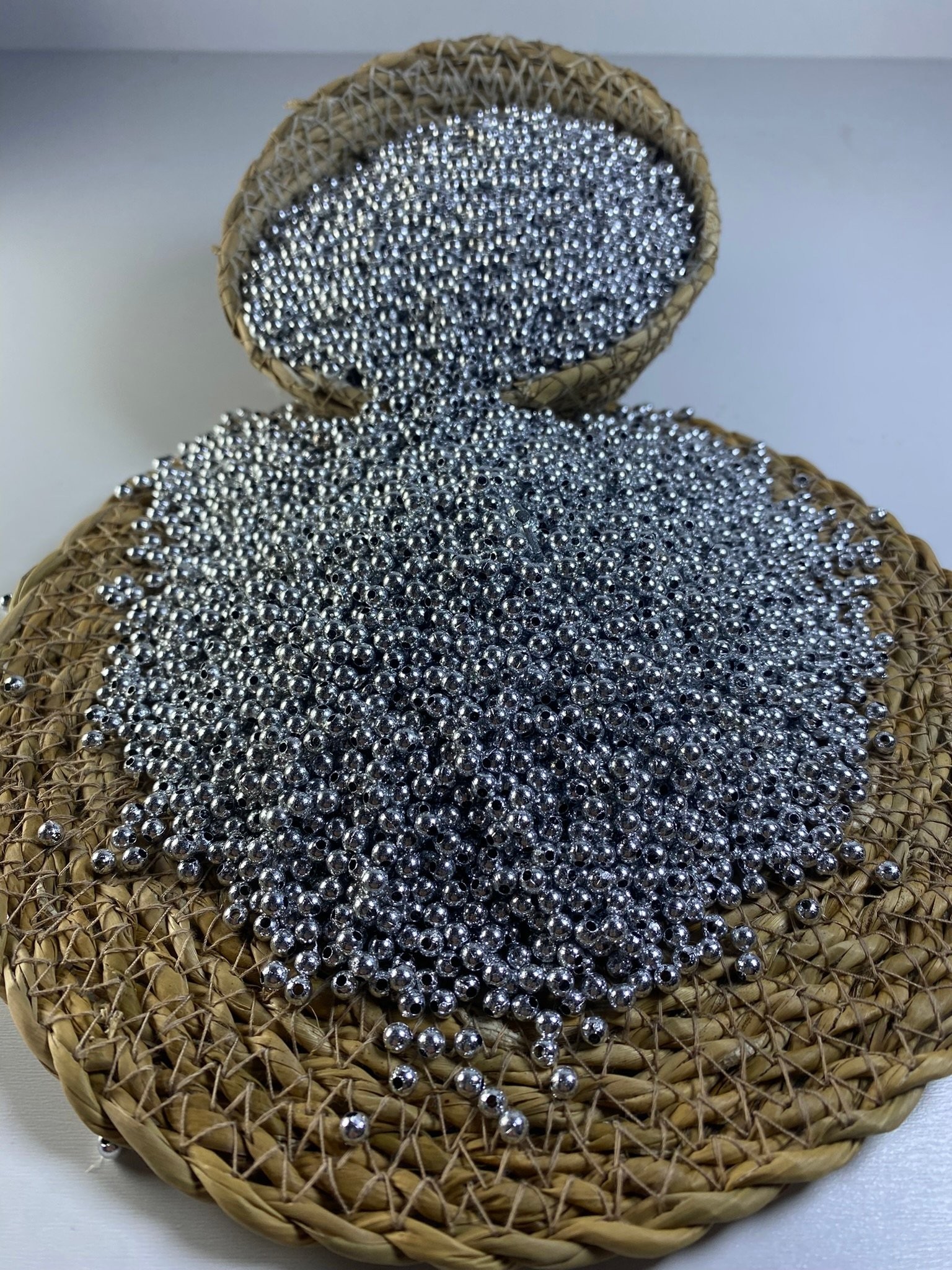Gümüş Renk 4 no Dore Plastik Boncuk 100 Gram
