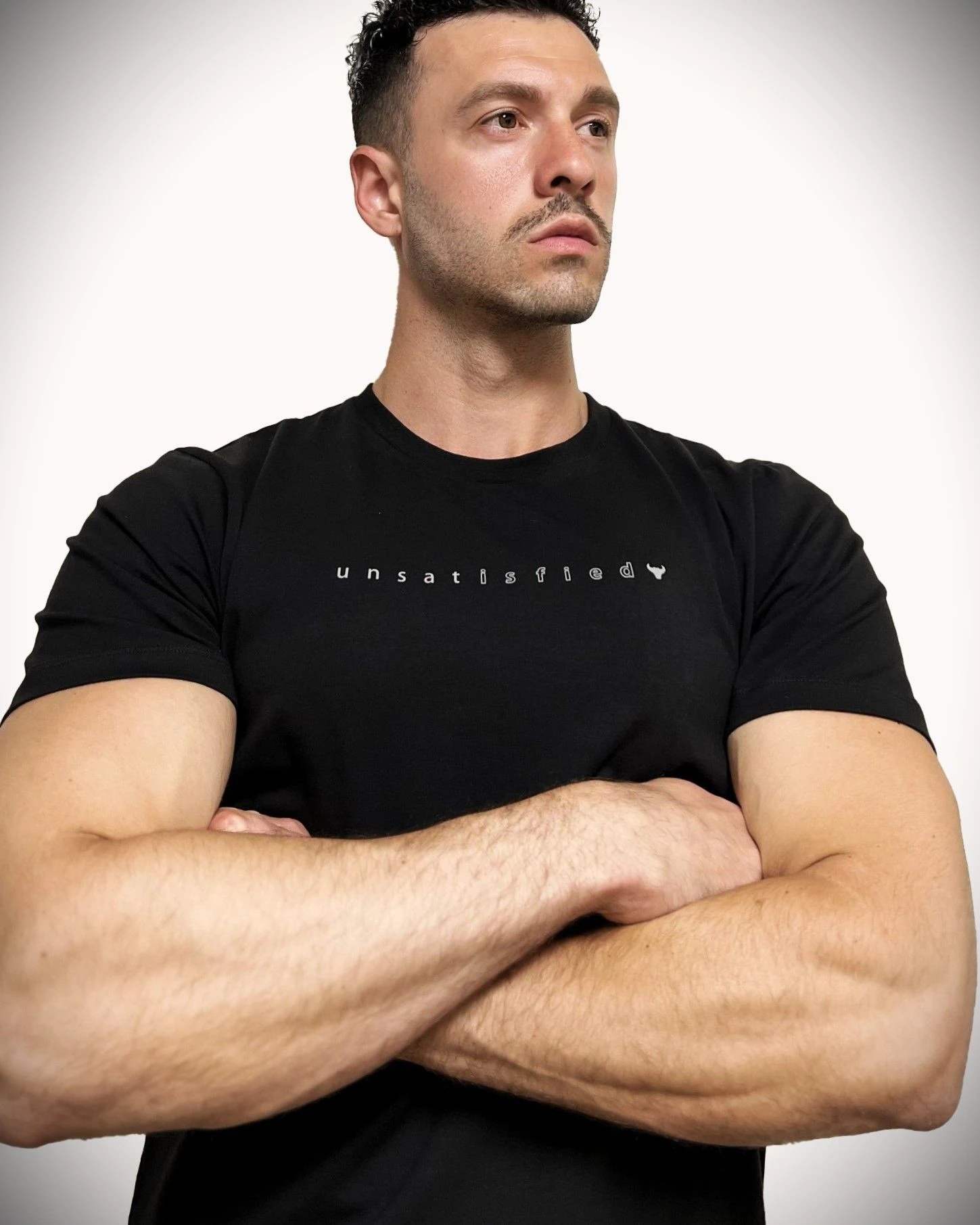 UnsGear ''Unsatisfied'' Kabartma Baski T-Shirt