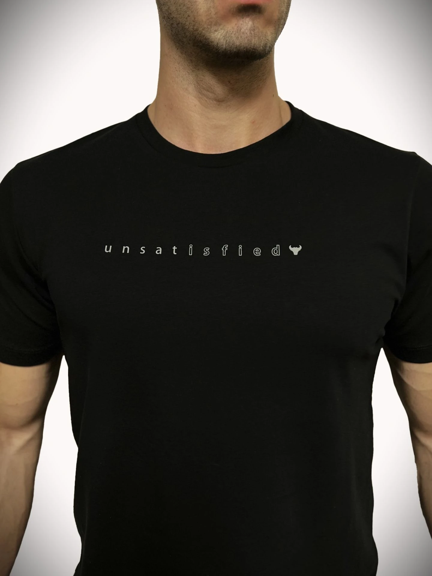 UnsGear ''Unsatisfied'' Kabartma Baski T-Shirt