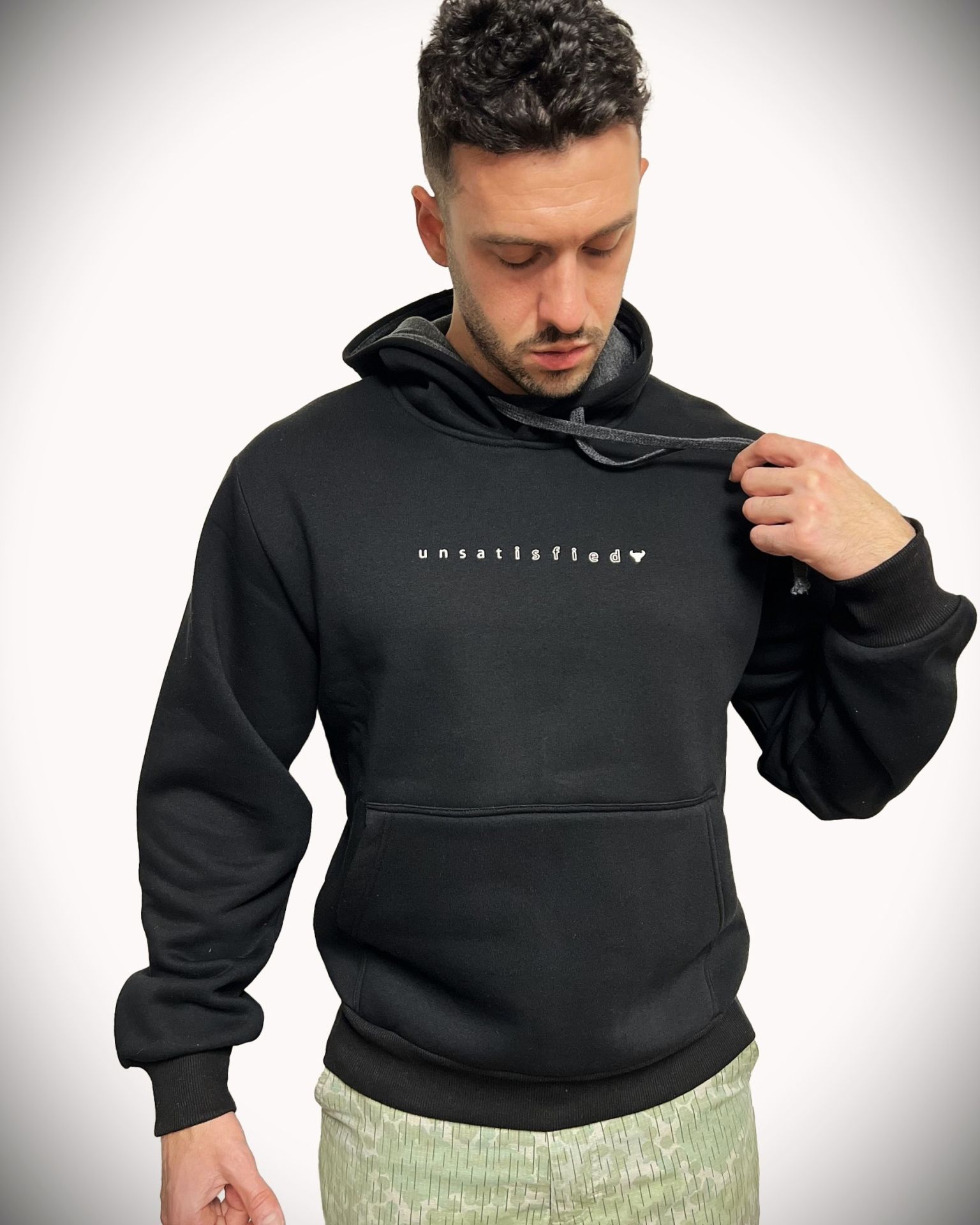 Unsgear ''u n s a t i s f i e d'' baskili Hoodie (Siyah)