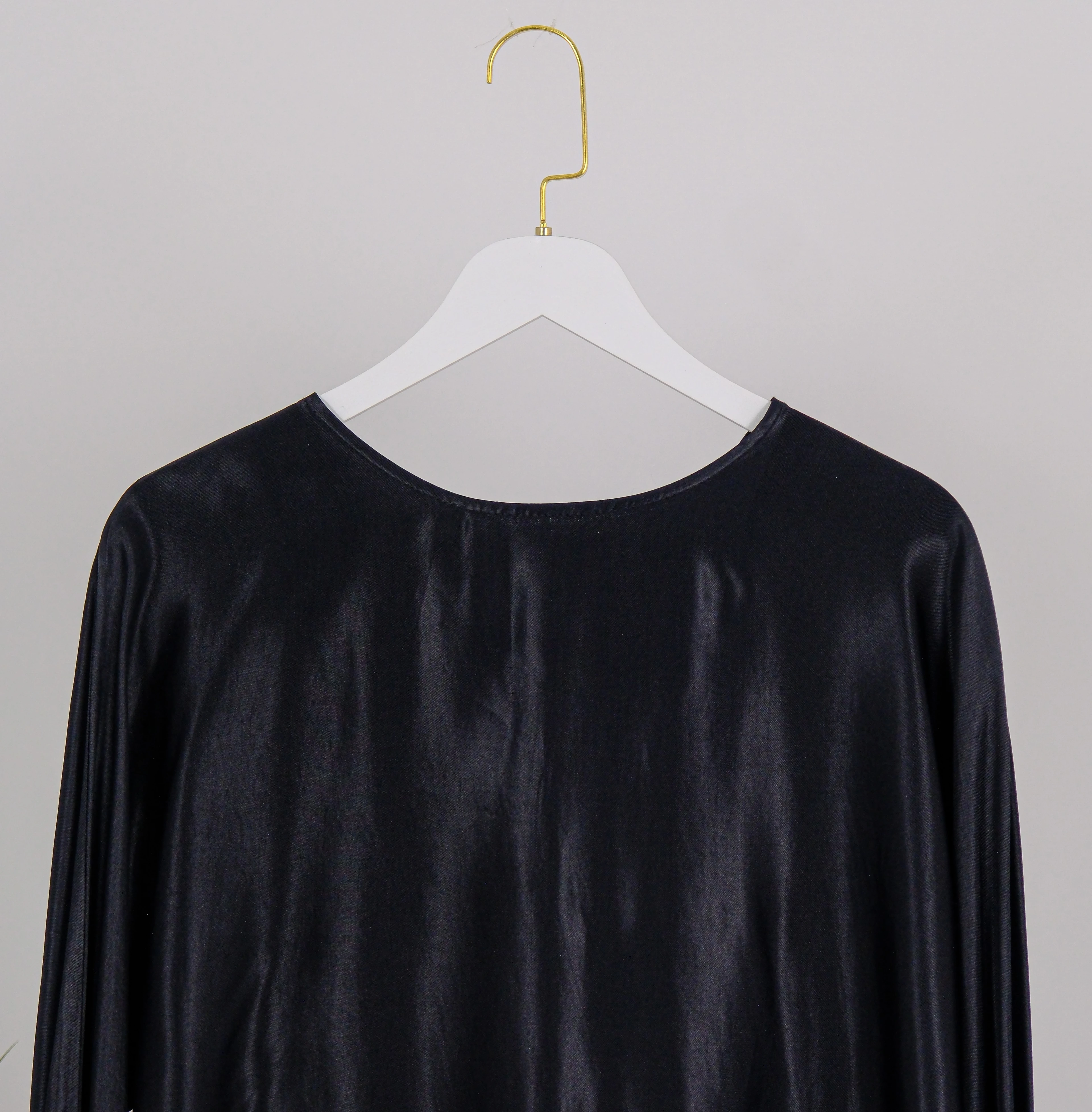 ASİMETRİK SATEN GÖMLEK 