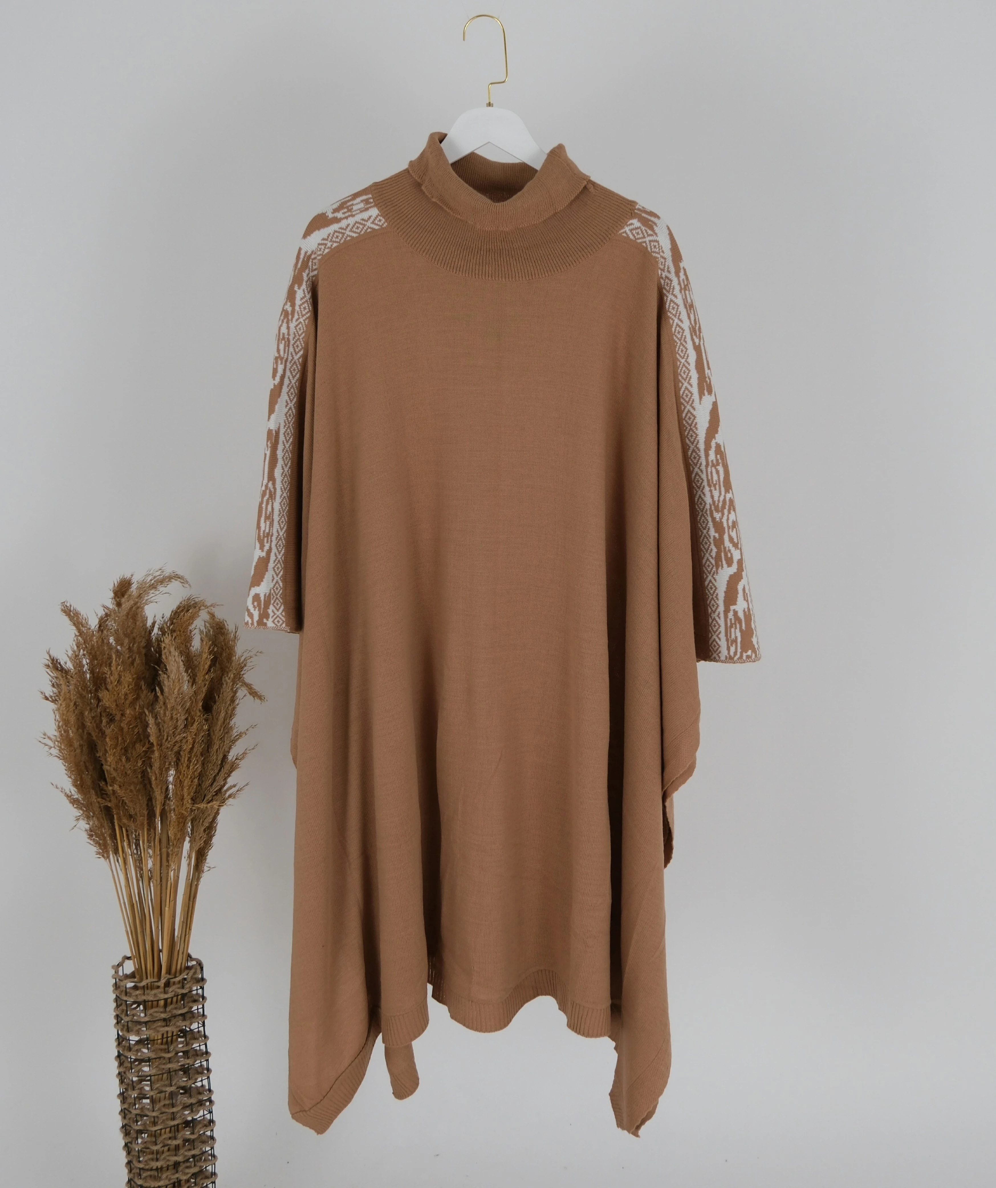 DESENLİ KOL DETAYLI TRİKO PANÇO  - Kahve