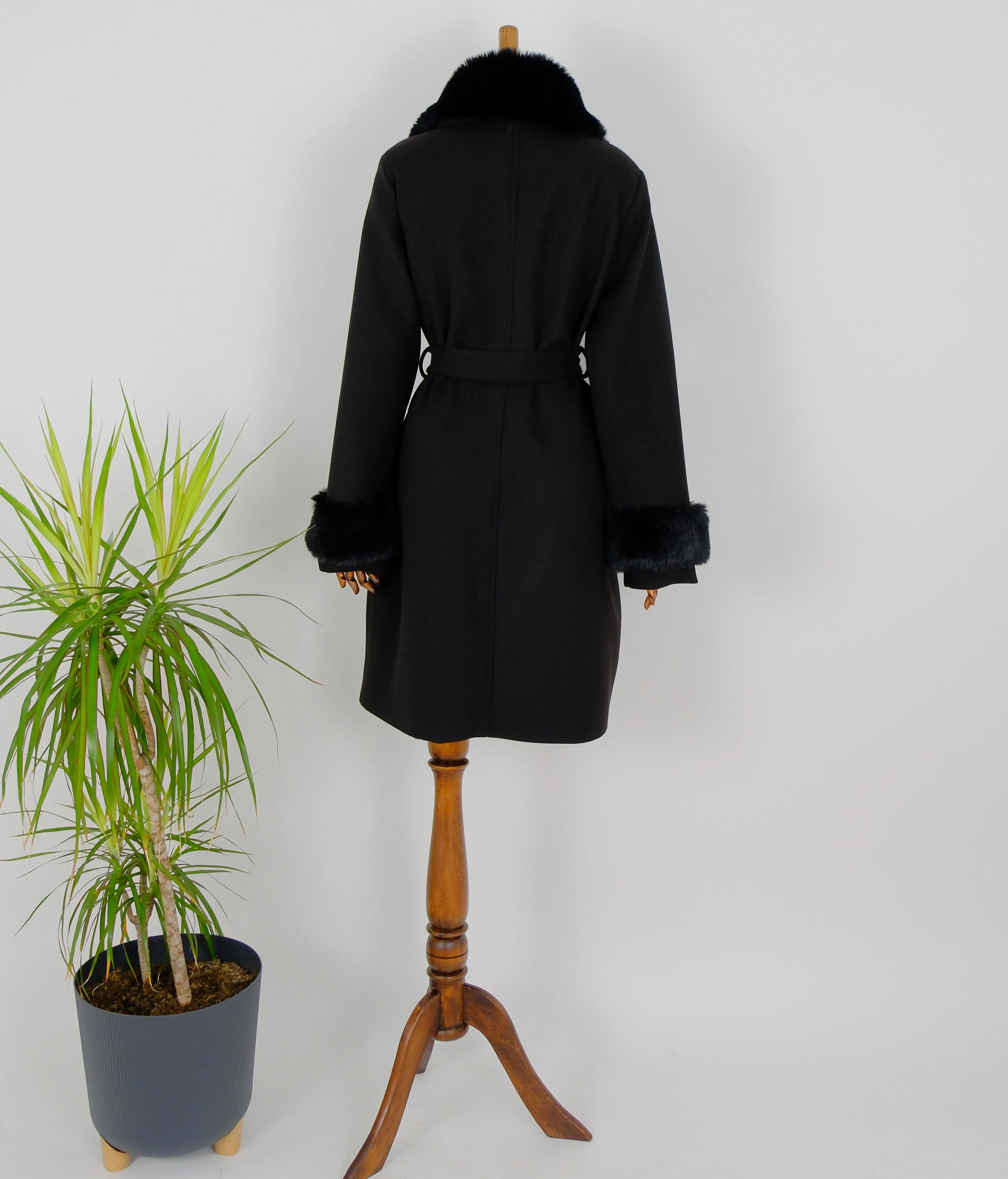 KUŞAKLI KÜRK DETAYLI KABAN 