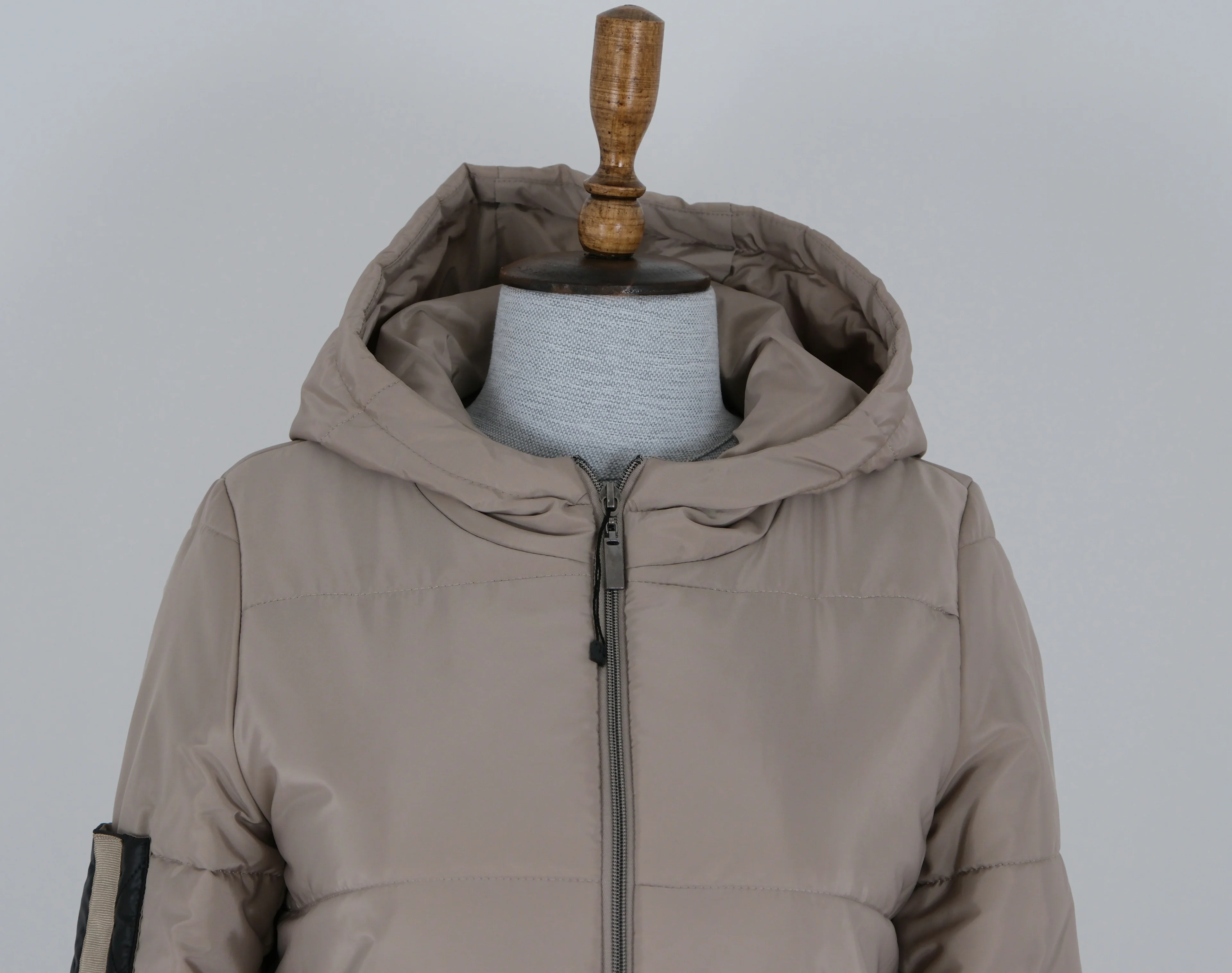 KAPÜŞONLU ŞİŞME MONT 