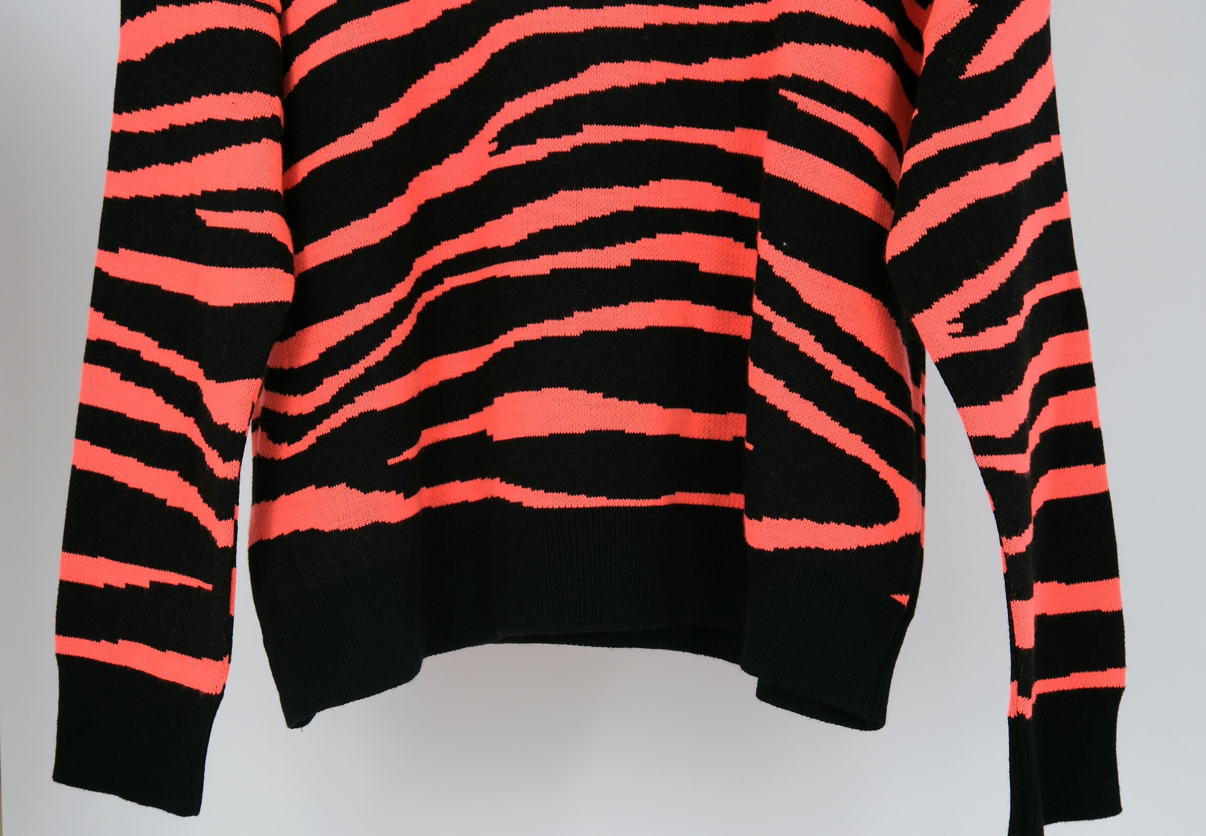 ZEBRA DESENLİ KAZAK 