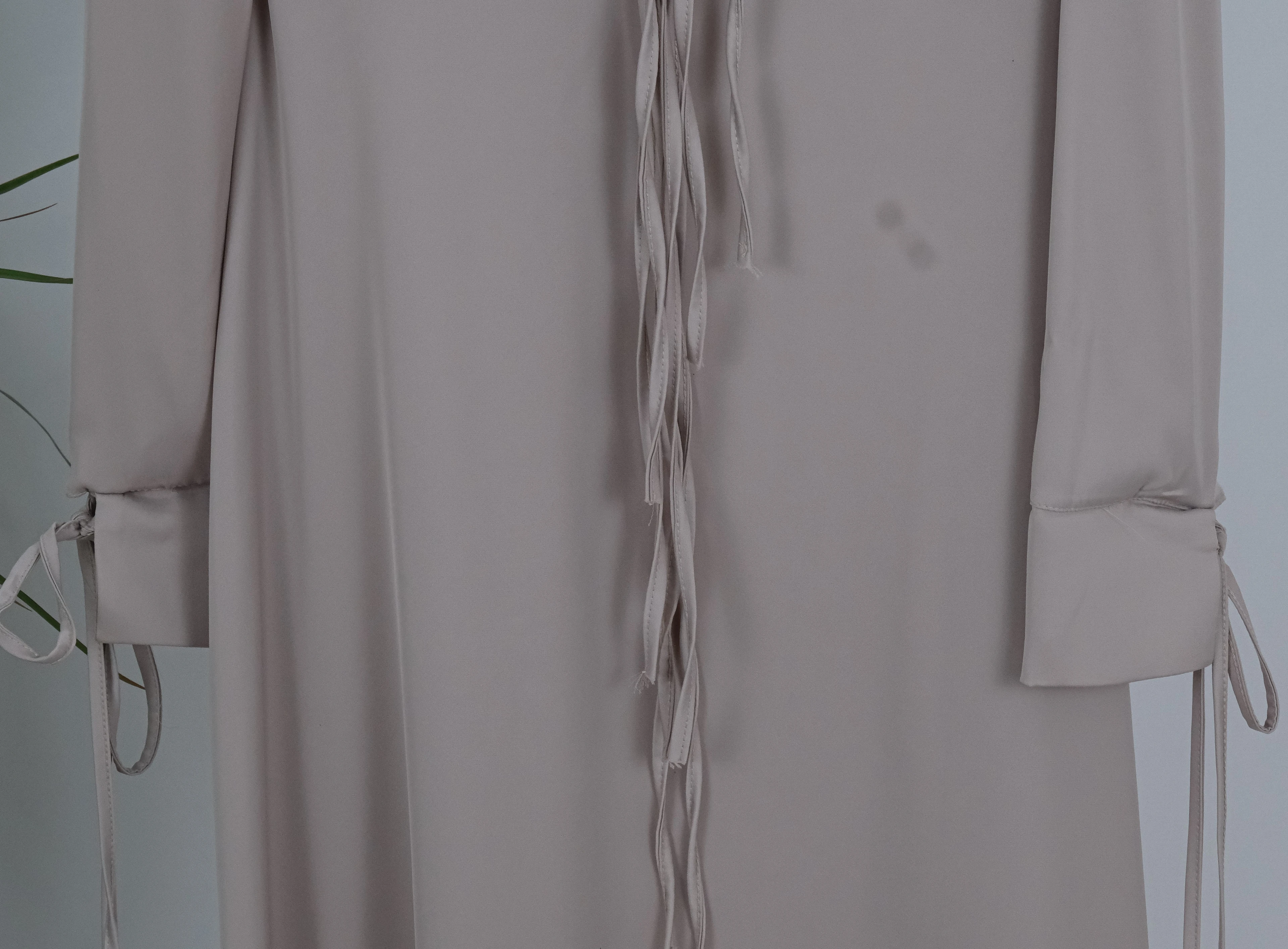 ŞERİTLİ ÖNÜ BAĞCIK DETAYLI UZUN ELBİSE