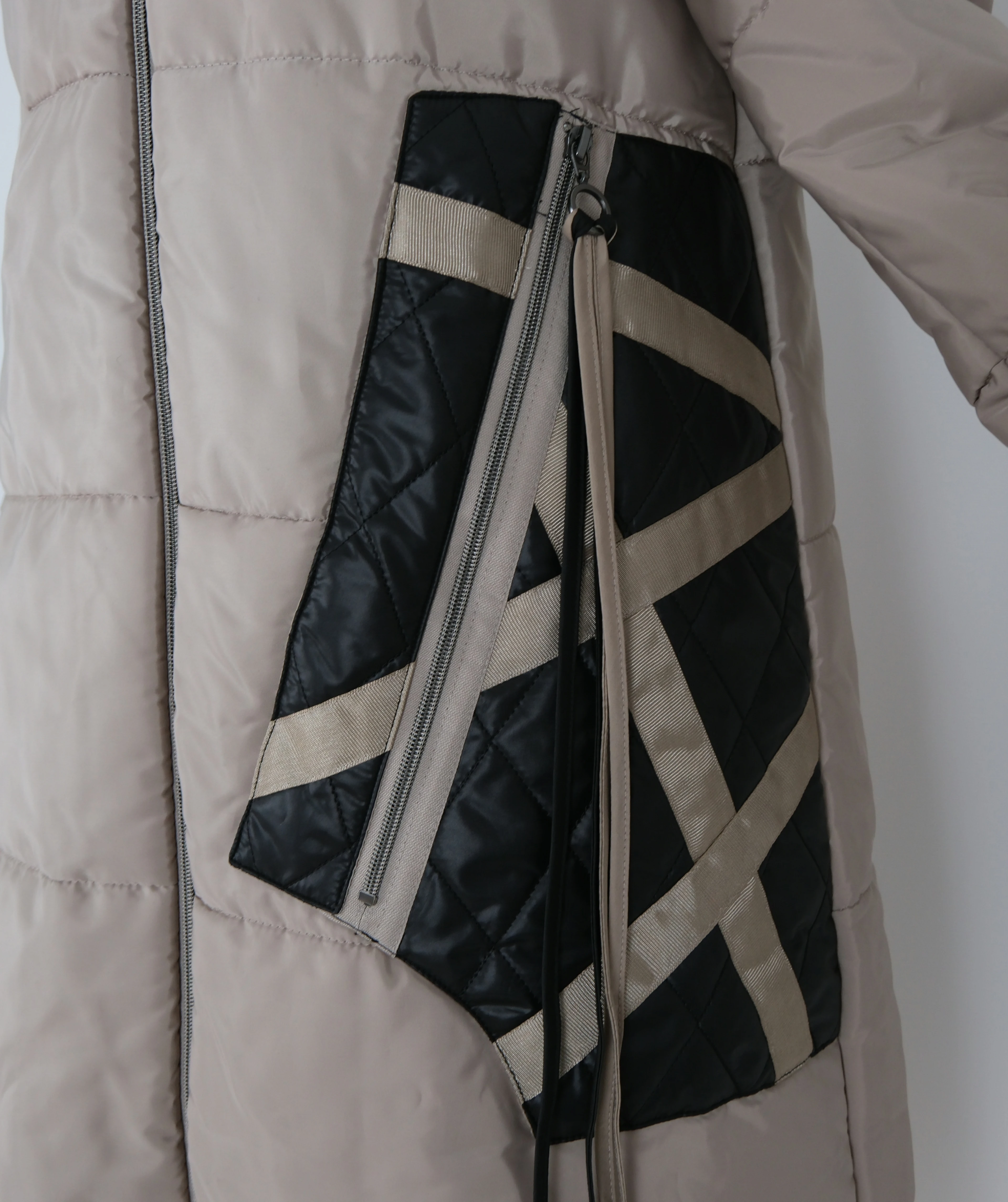 KAPÜŞONLU ŞİŞME MONT 