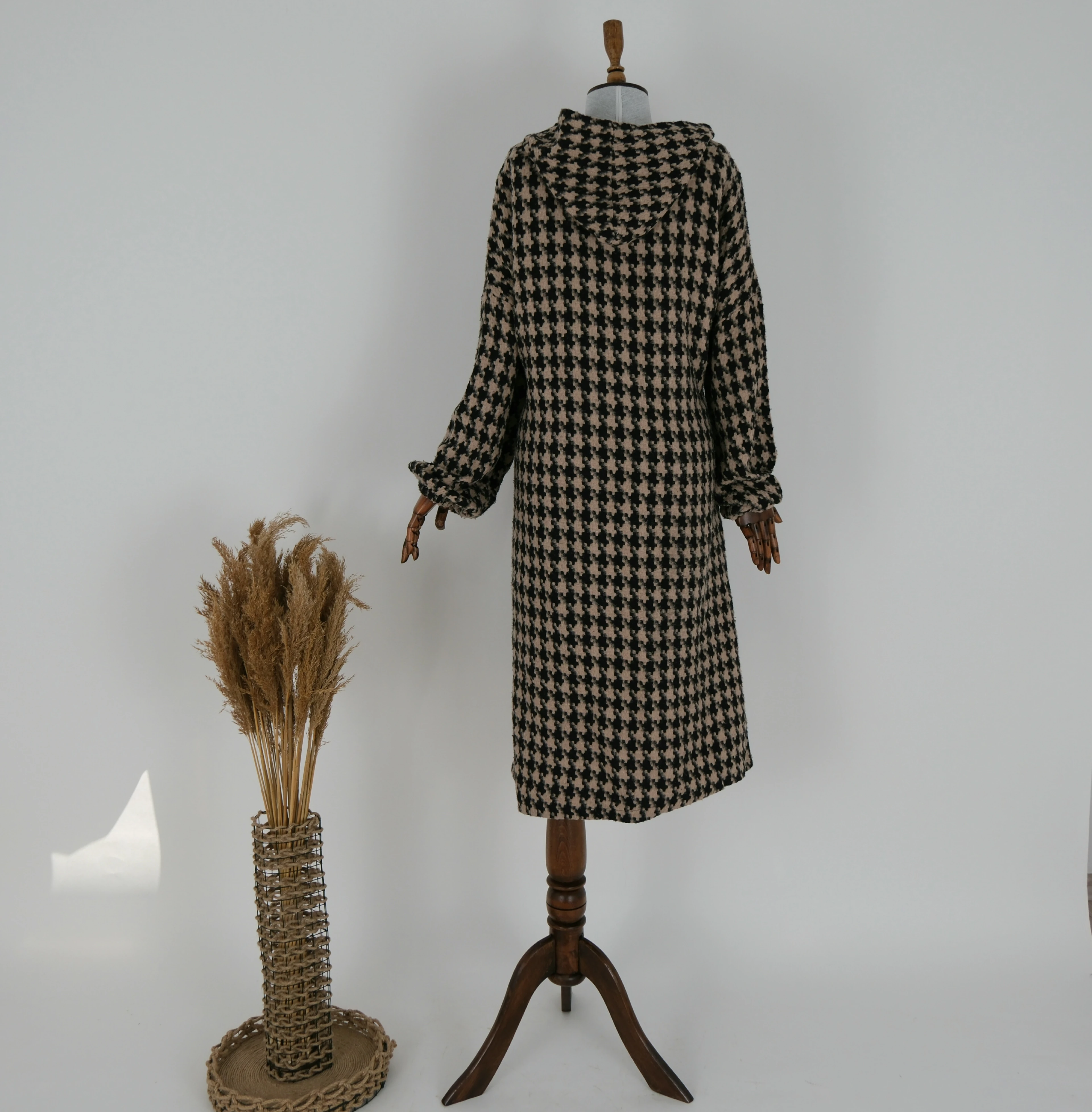 KAPÜŞONLU KAZAYAĞI DESENLİ UZUN HIRKA 