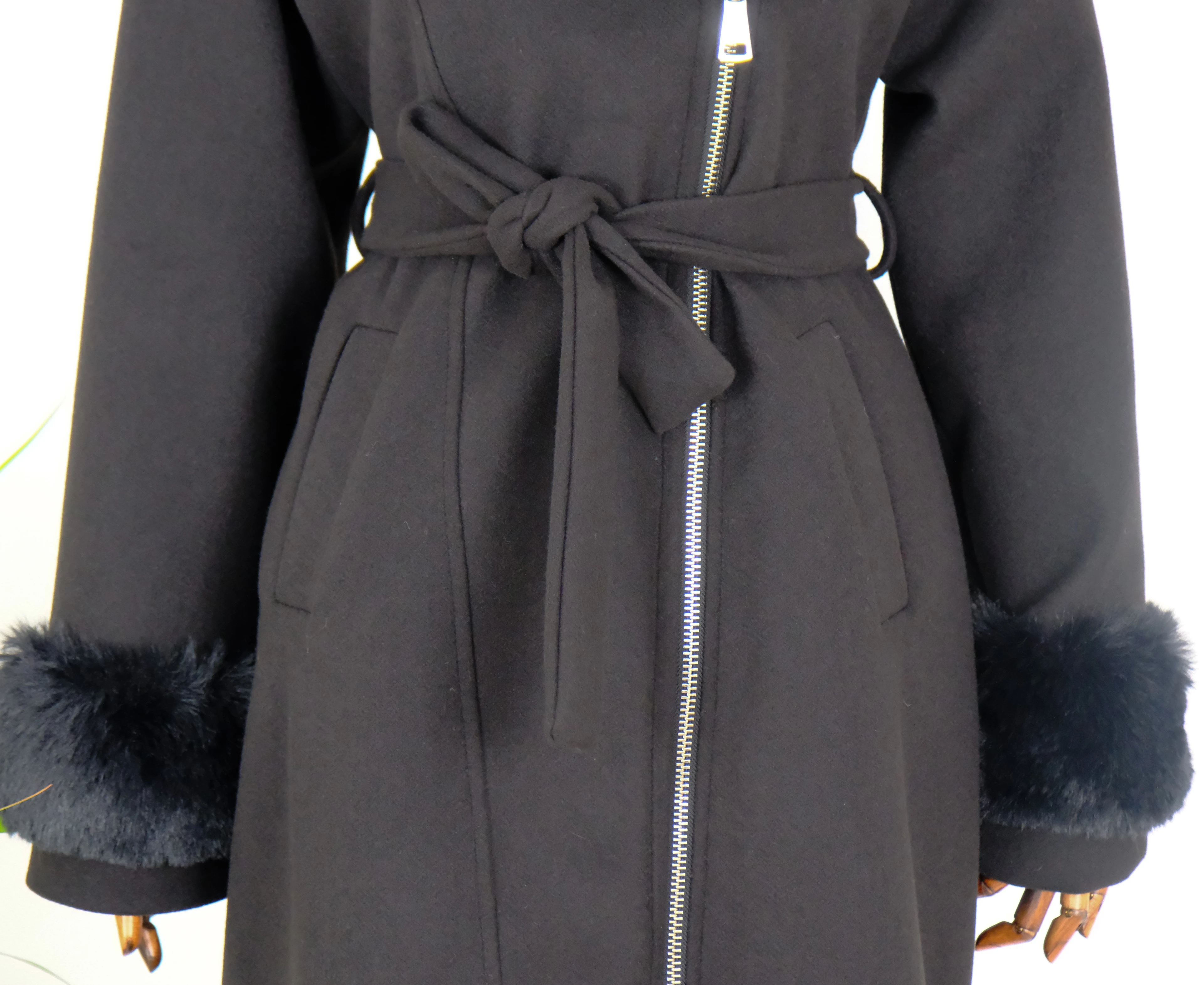 KUŞAKLI KÜRK DETAYLI KABAN 