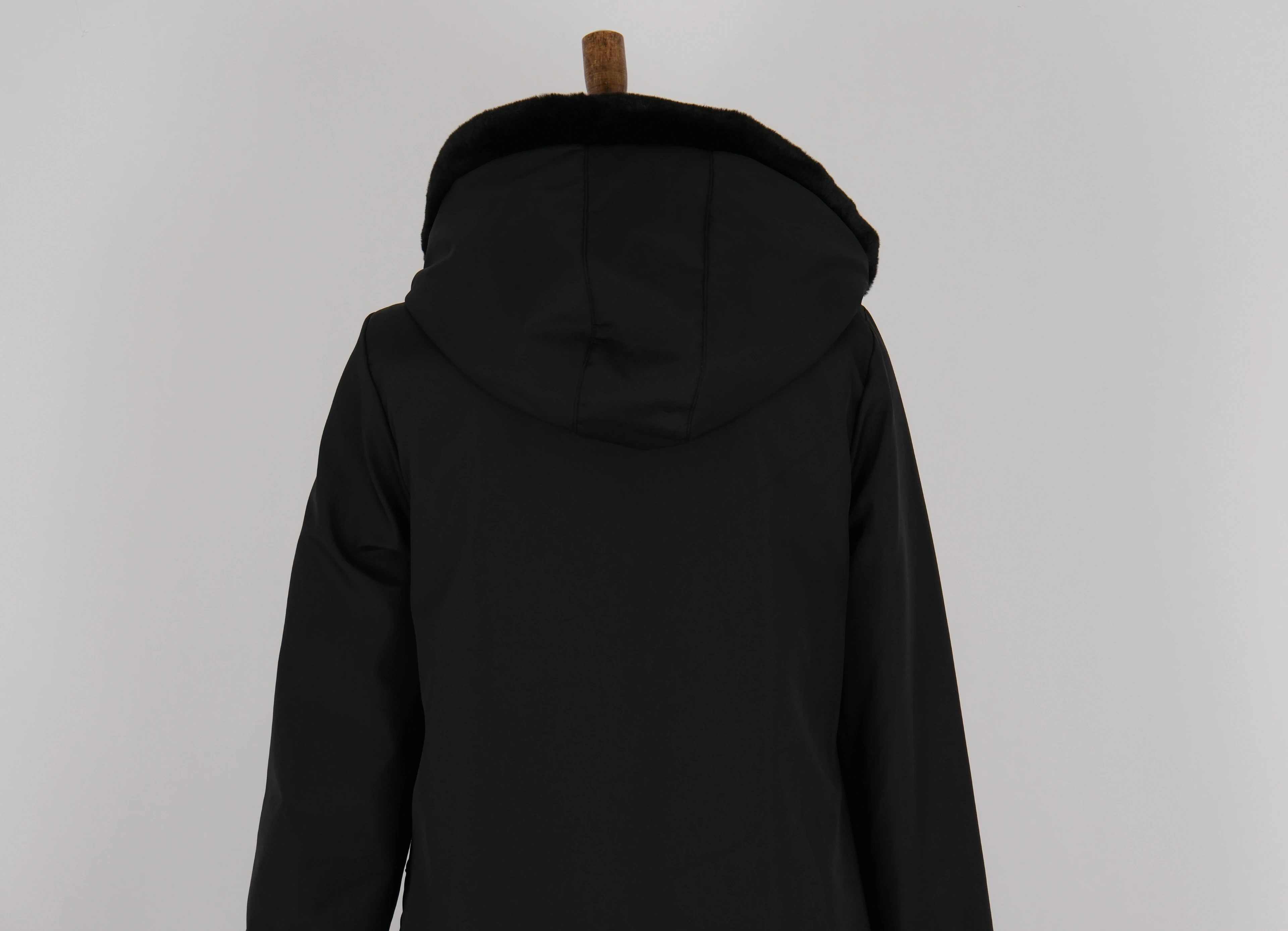 KAPÜŞONLU UZUN MONT 