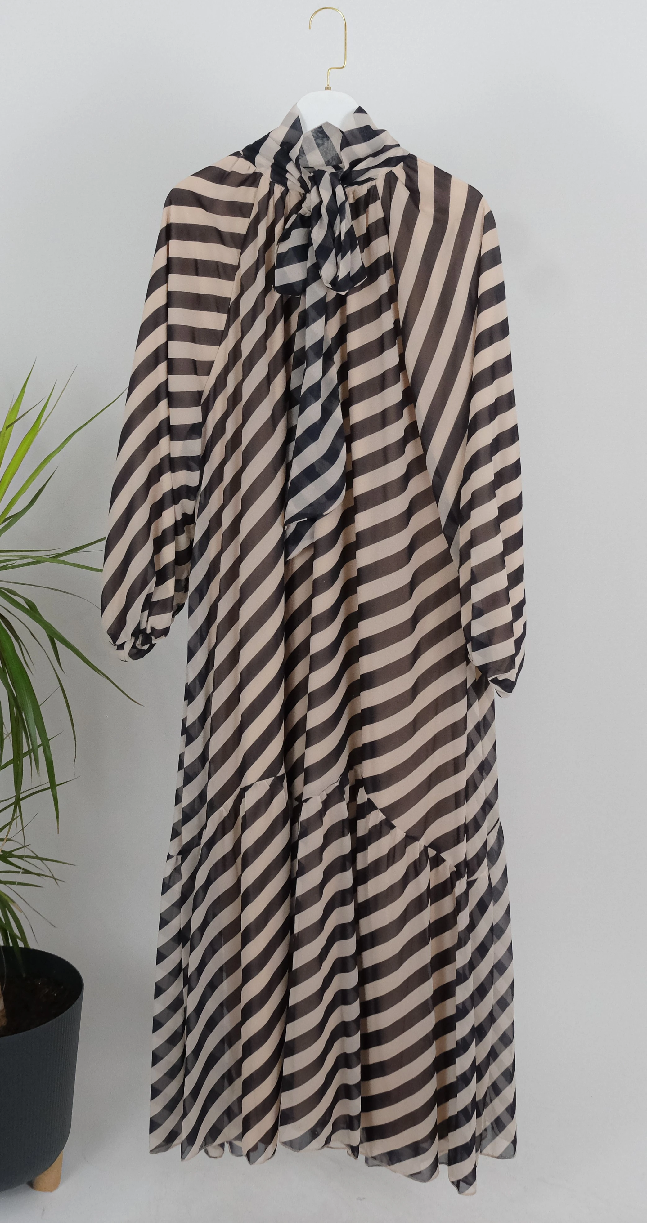 ÇİZGİLİ FULAR DETAYLI ŞİFON ELBİSE - Lacivert