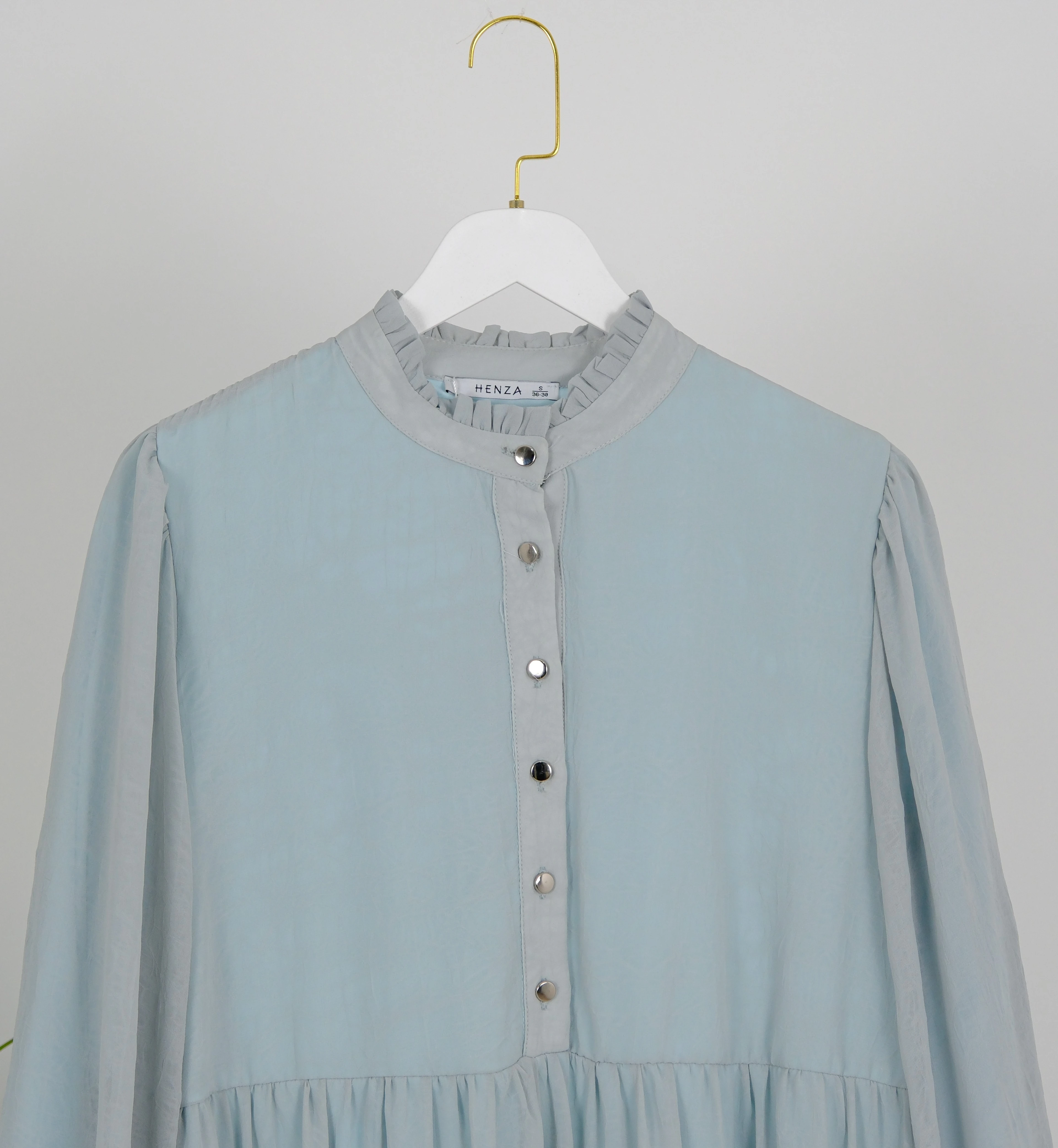 AÇIK MAVİ DÜĞME DETAYLI ŞİFON  ELBİSE