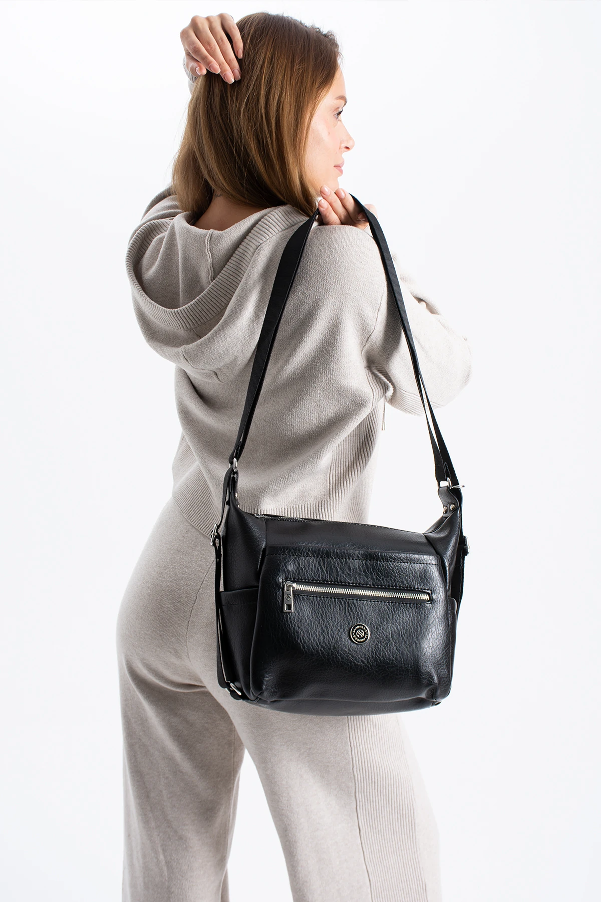 6 Gözlü Yumuşak Deri Astarlı Ayarlanabilir Uzun Askılı Bayan Çapraz Ve Sırt Çantası 