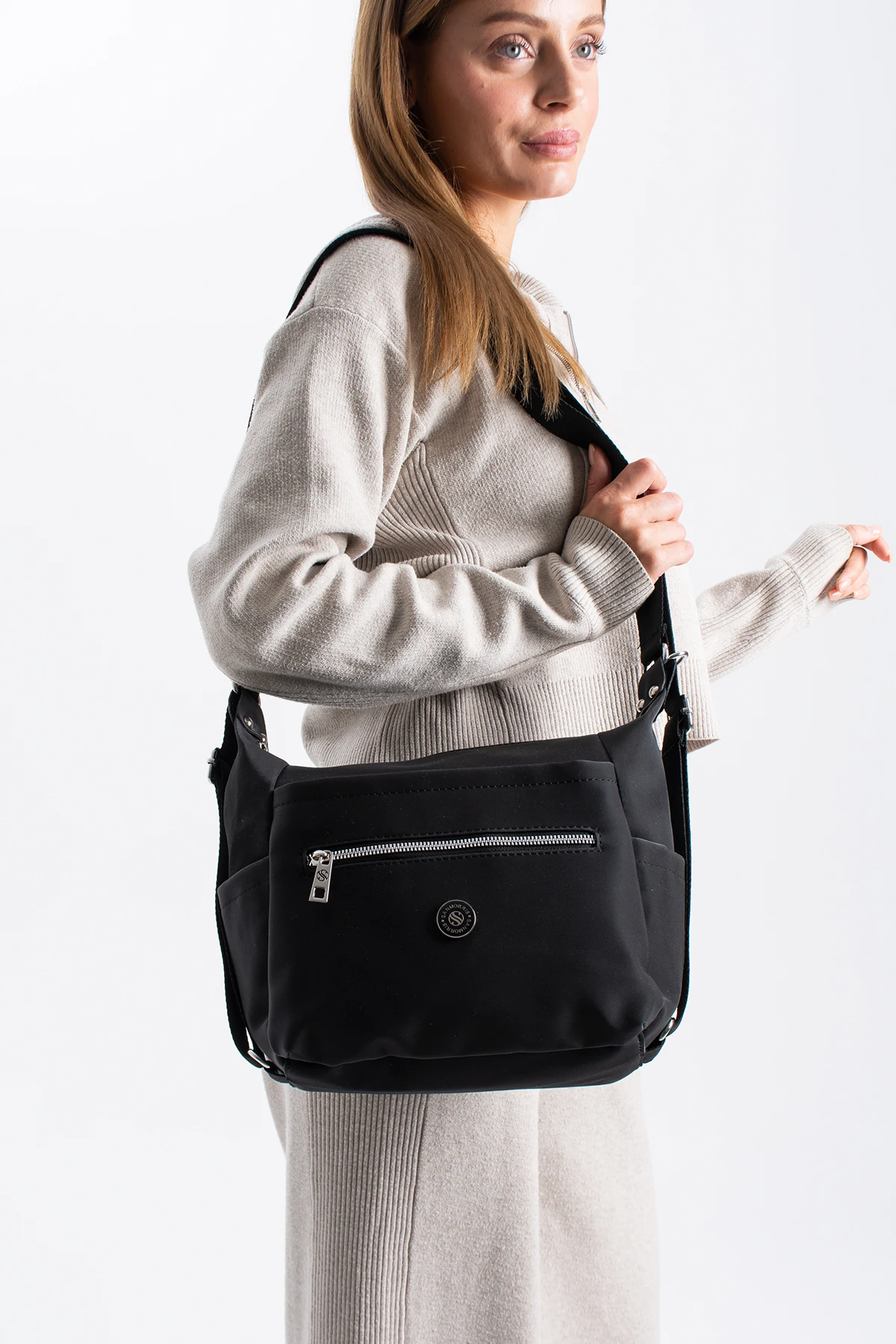 6 Gözlü Yumuşak Deri Astarlı Ayarlanabilir Uzun Askılı Bayan Çapraz Ve Sırt Çantası  - Saten Siyah