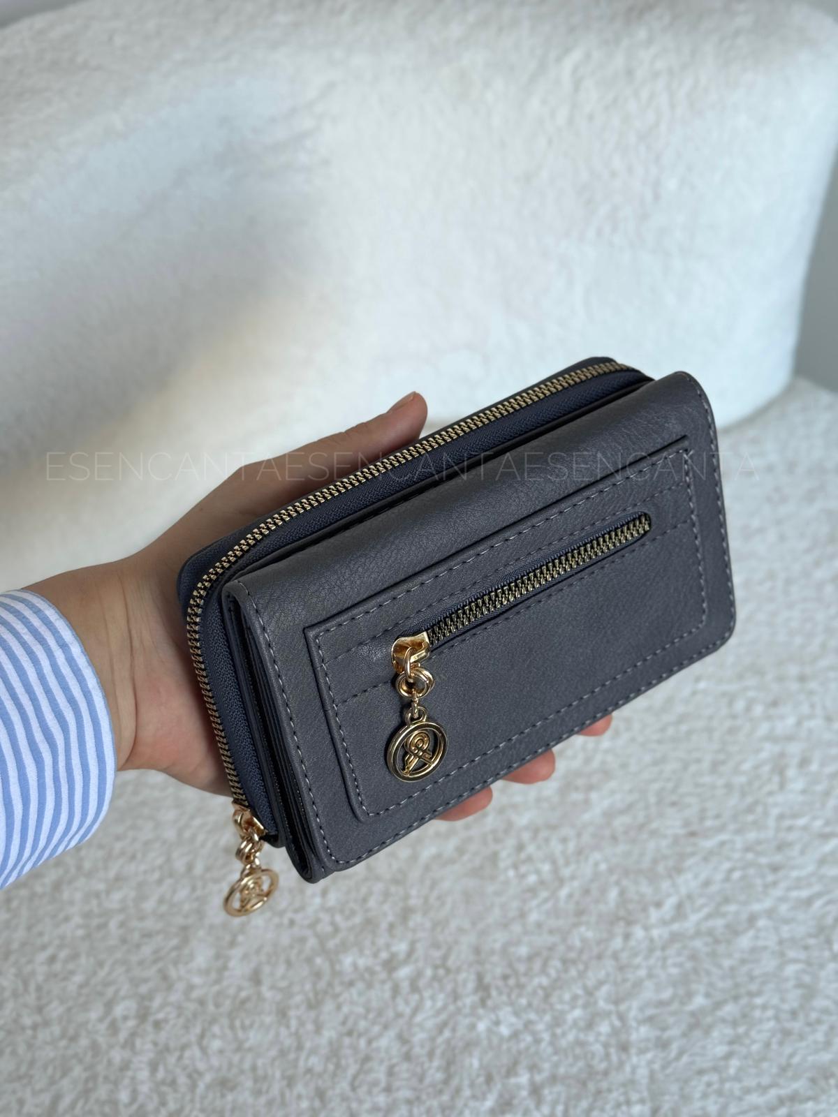 Logo Fermuar Detaylı Çok Gözlü Bayan Cüzdan - Gri