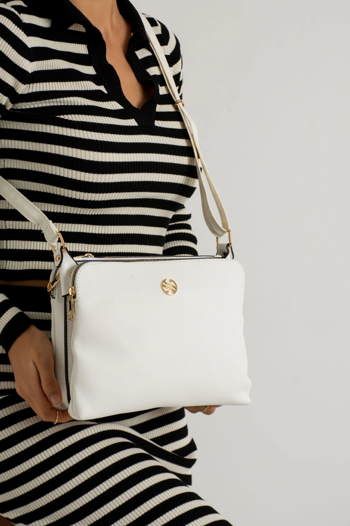 3 Gözlü Astarlı Ayarlanabilir Uzun Askılı Bayan Çapraz Çanta - Beyaz