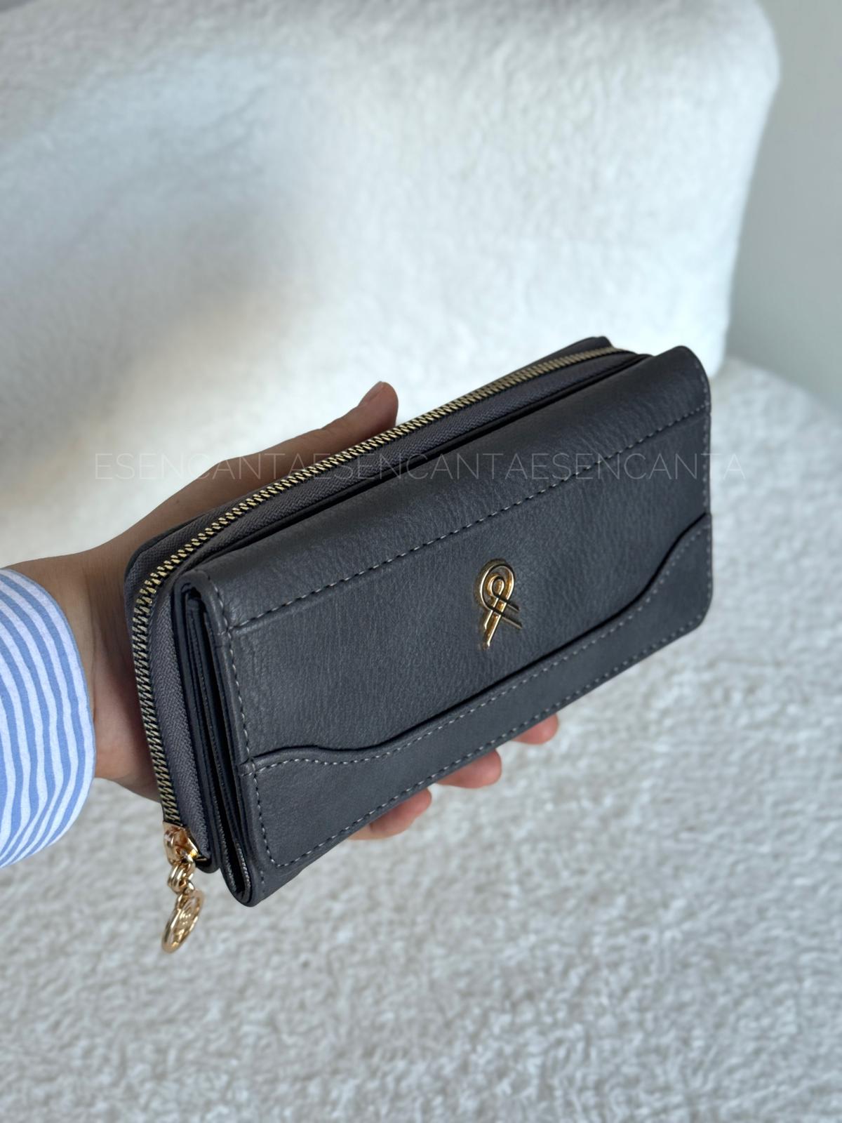 Büyük Boy Logo Detaylı Çok Gözlü Bayan Cüzdan - Gri