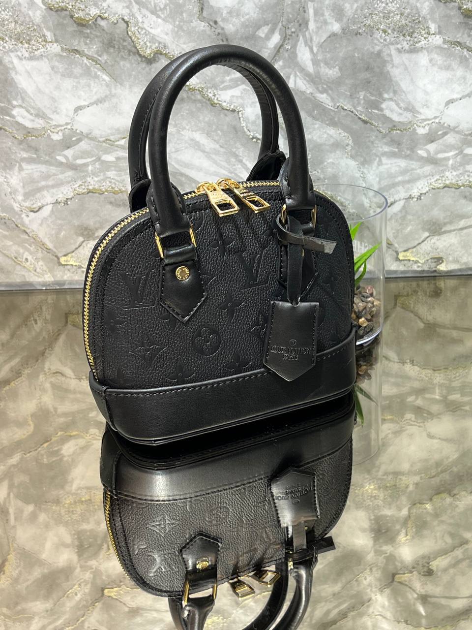 Louis Vuitton Alma Mini El Çantası