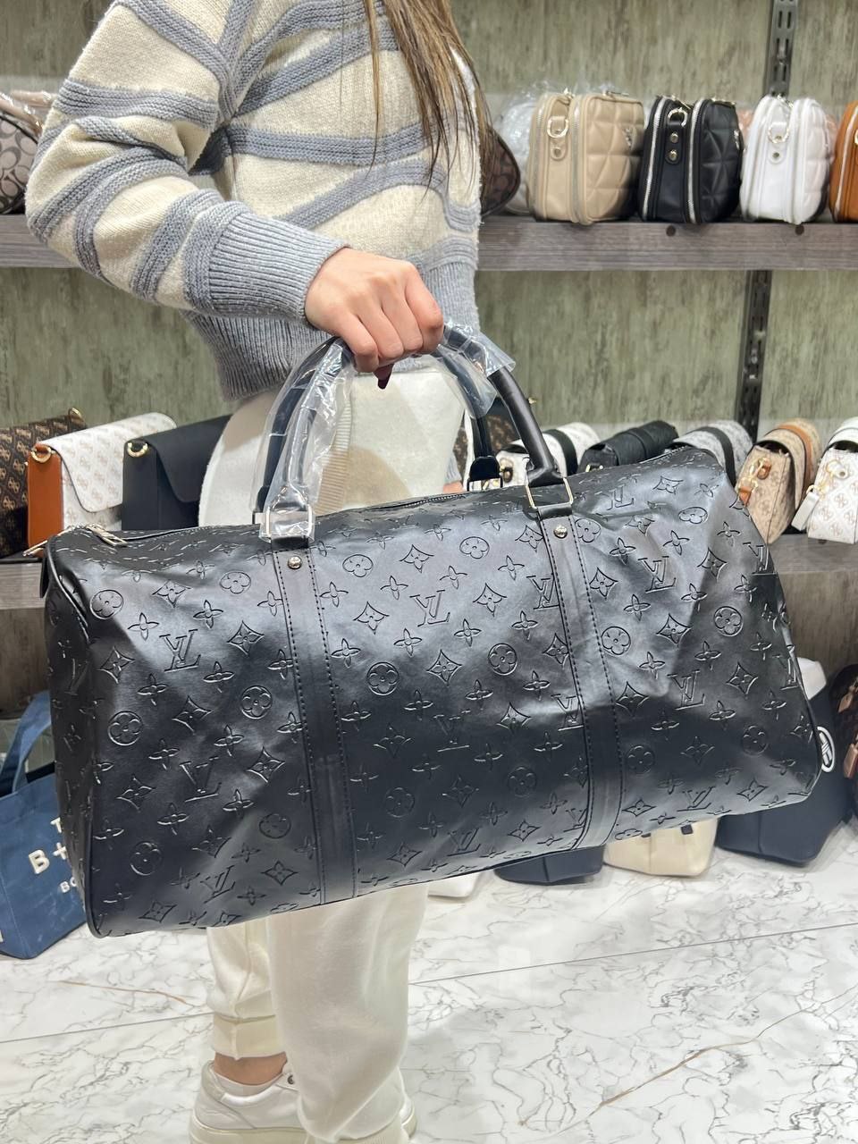 Louis Vuitton Spor El Çantası