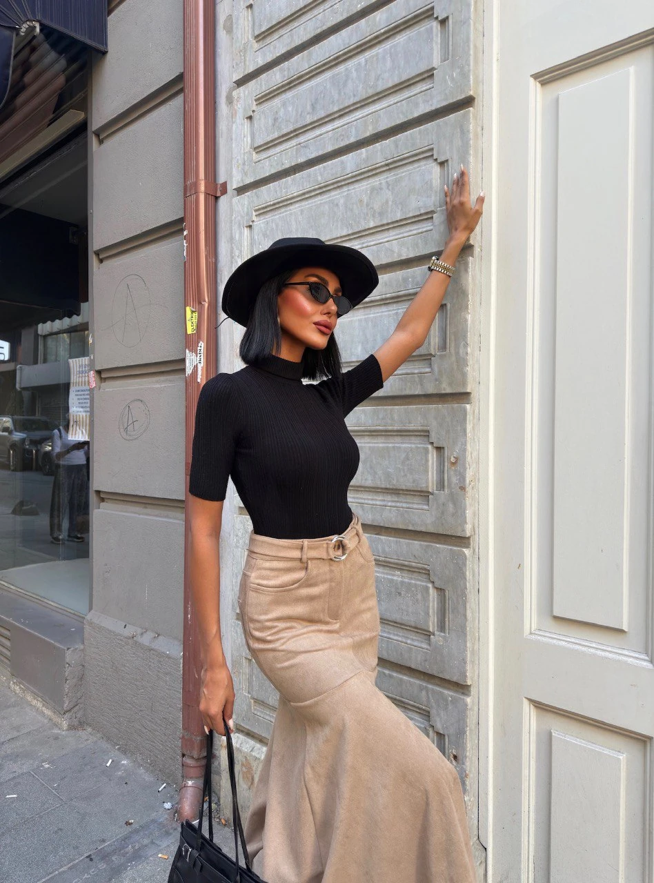 Cep Detaylı Süet Etek