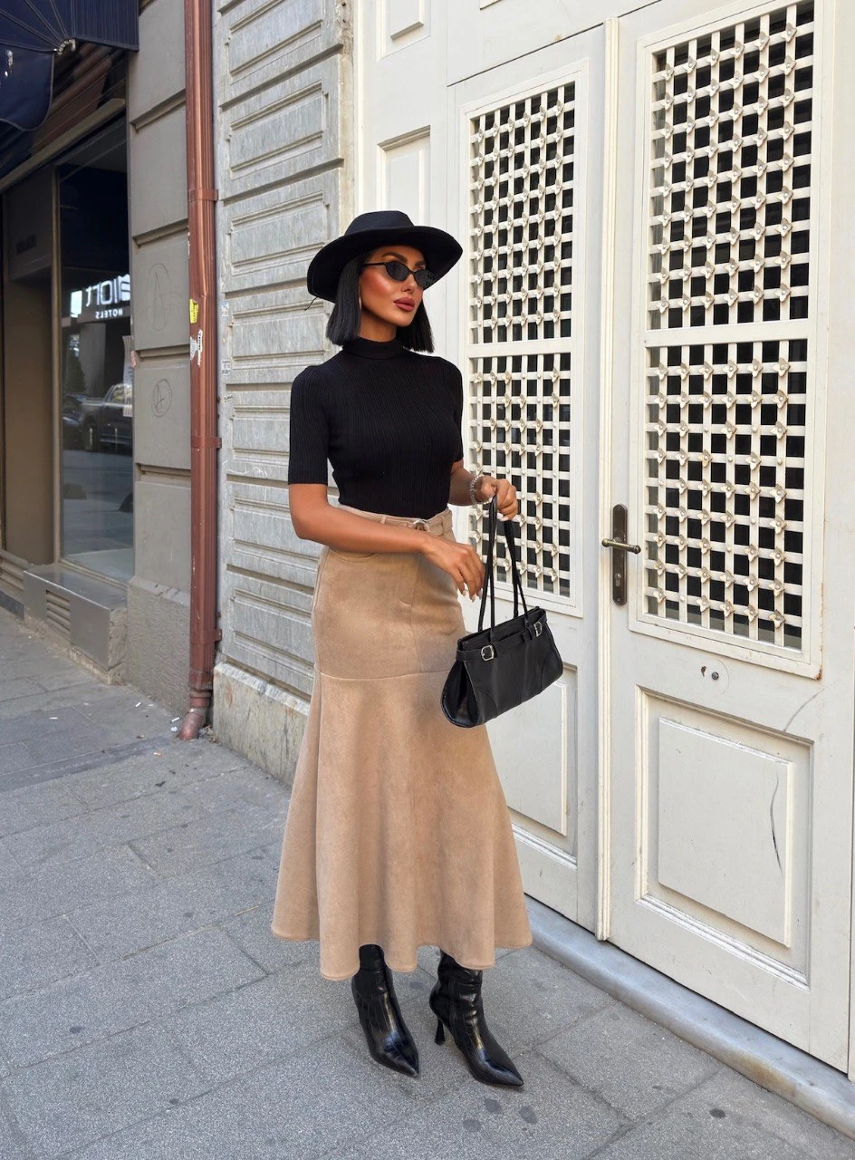 Cep Detaylı Süet Etek