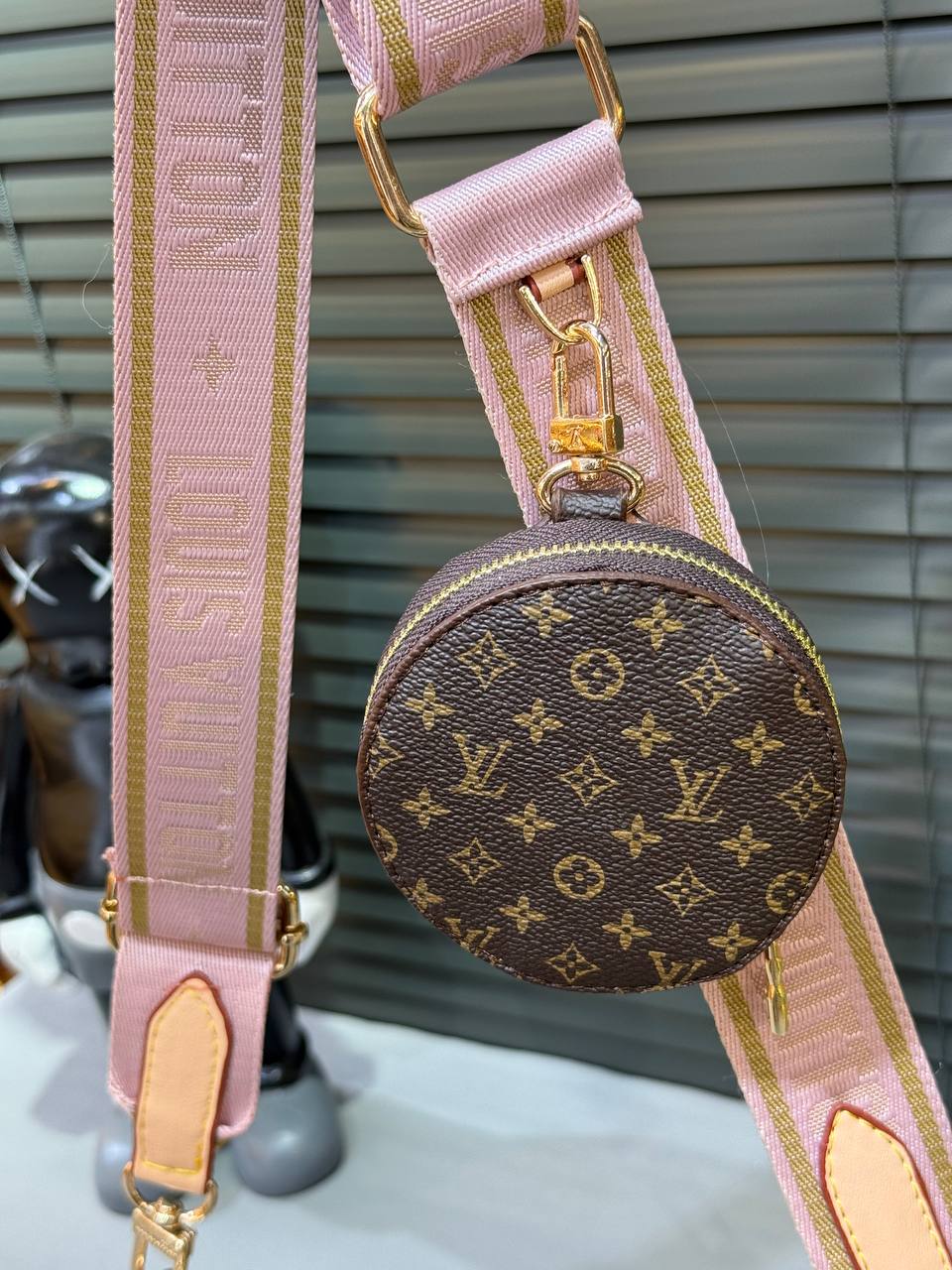 Louis Vuitton Çok Cepli Aksesuarlı Çanta