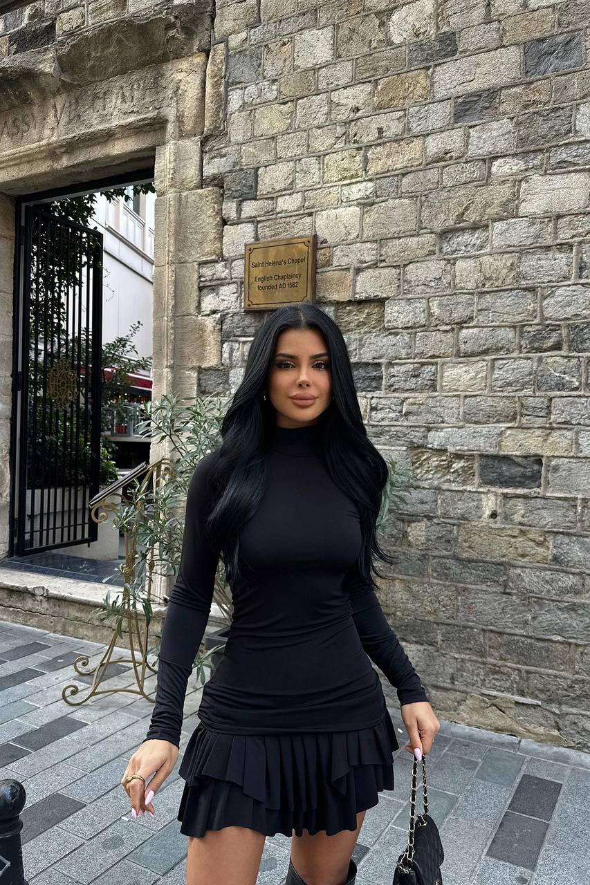 Siyah Fırfırlı Uzun Kollu Elbise