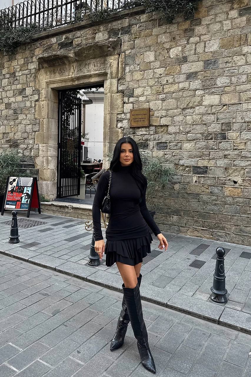 Siyah Fırfırlı Uzun Kollu Elbise