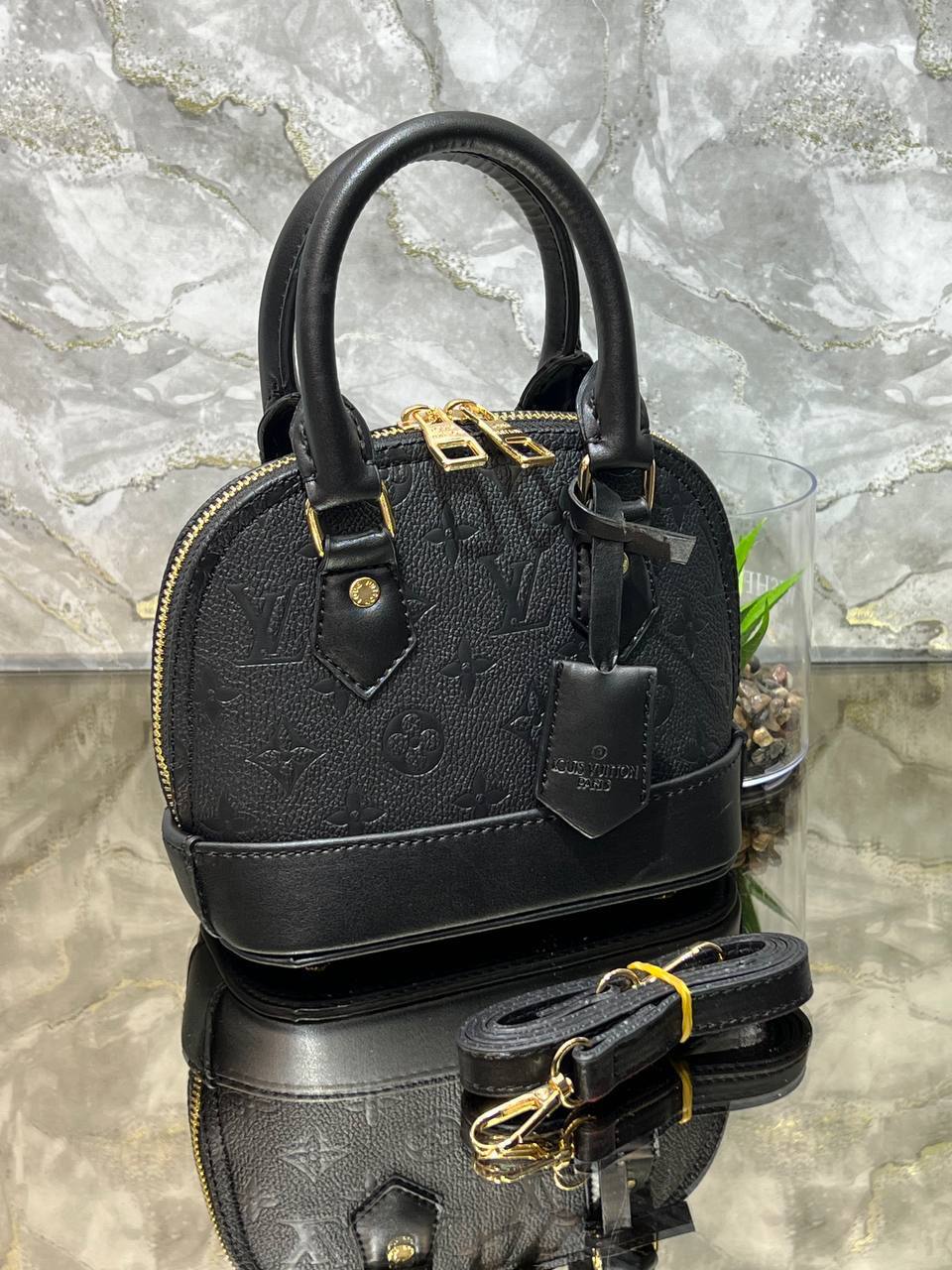 Louis Vuitton Alma Mini El Çantası