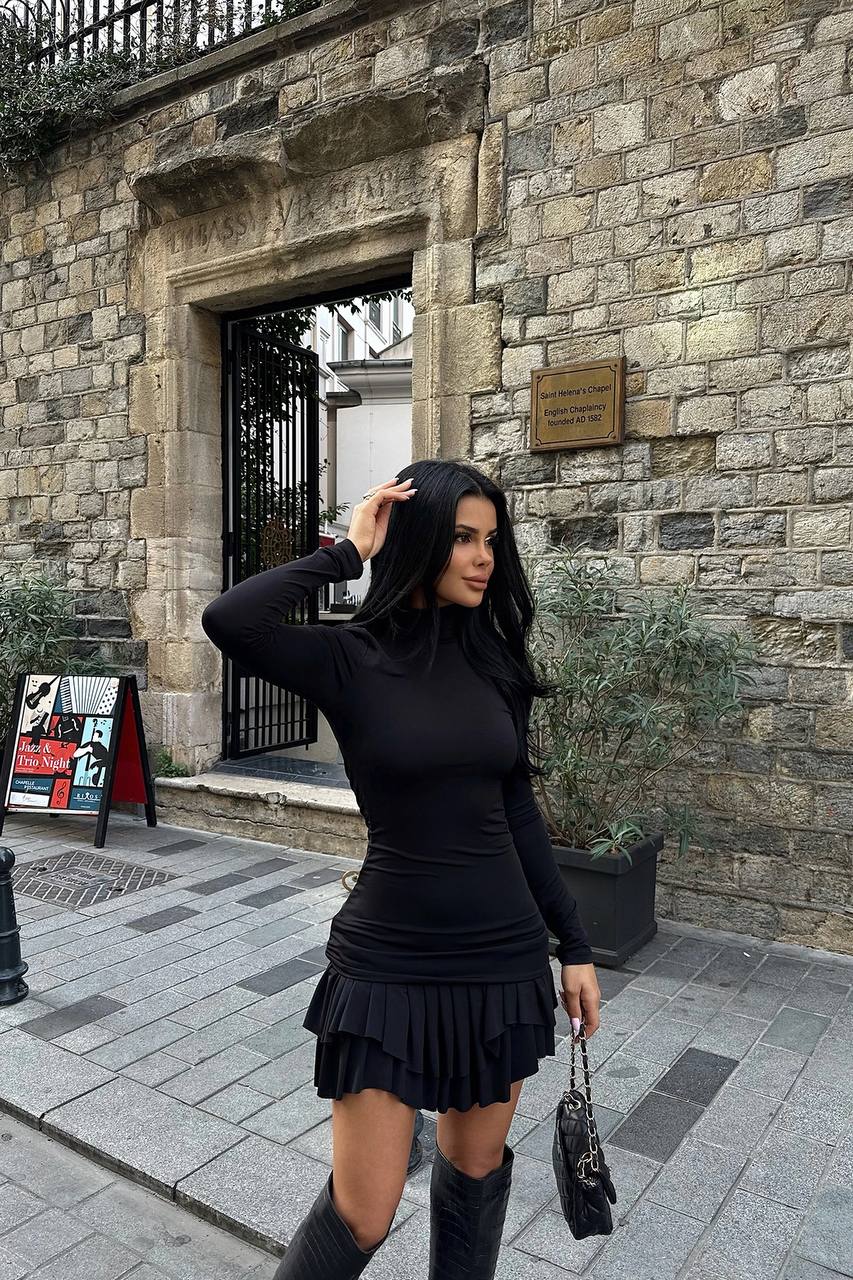 Siyah Fırfırlı Uzun Kollu Elbise