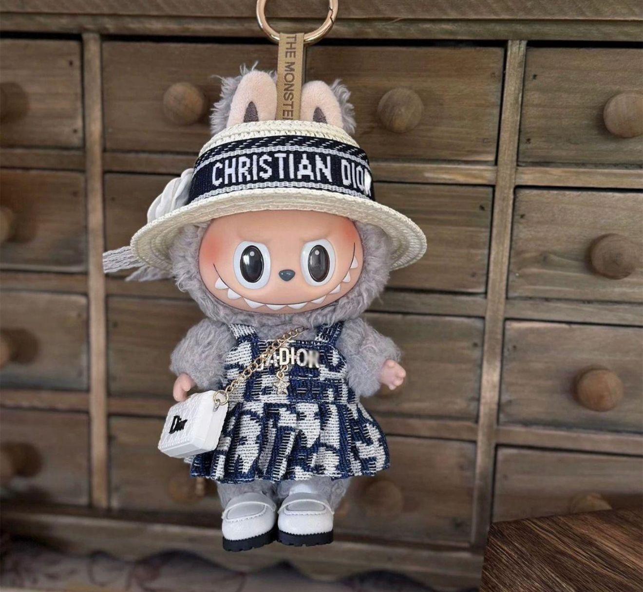 Elbiseli Labubu Sürpriz Canavar Peluş 