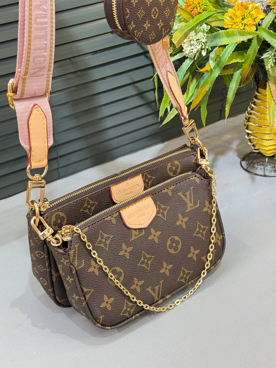 Louis Vuitton Çok Cepli Aksesuarlı Çanta