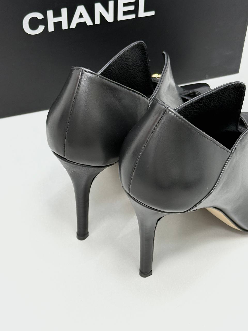 İthal Chanel Kurdela Detaylı Topuklu Ayakkabı