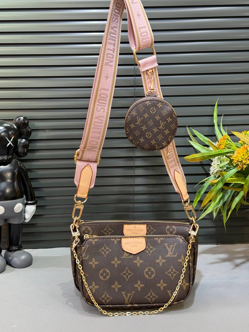 Louis Vuitton Çok Cepli Aksesuarlı Çanta