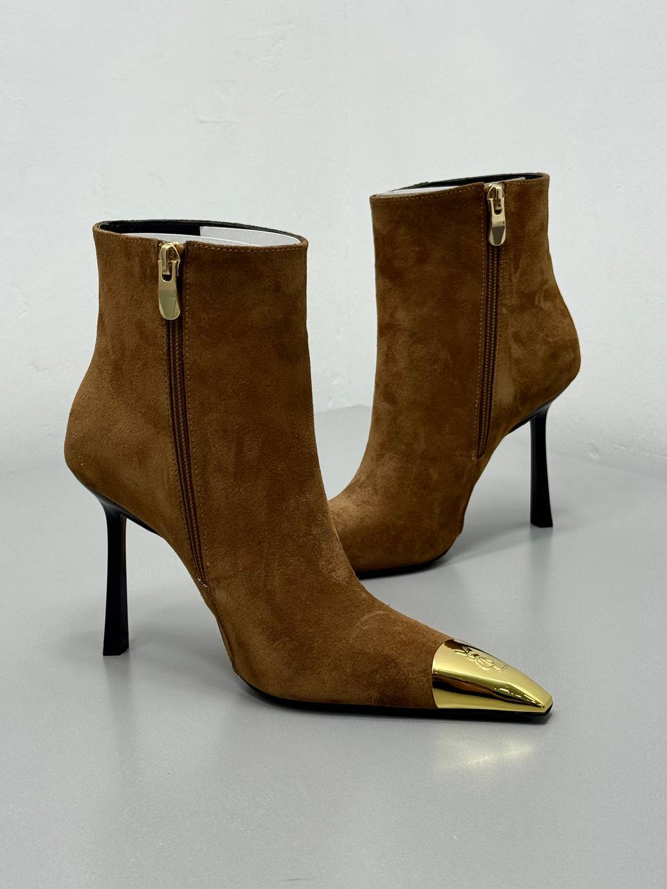 İthal Saint Laurent Altın Detaylı Süet Topuklu Bot