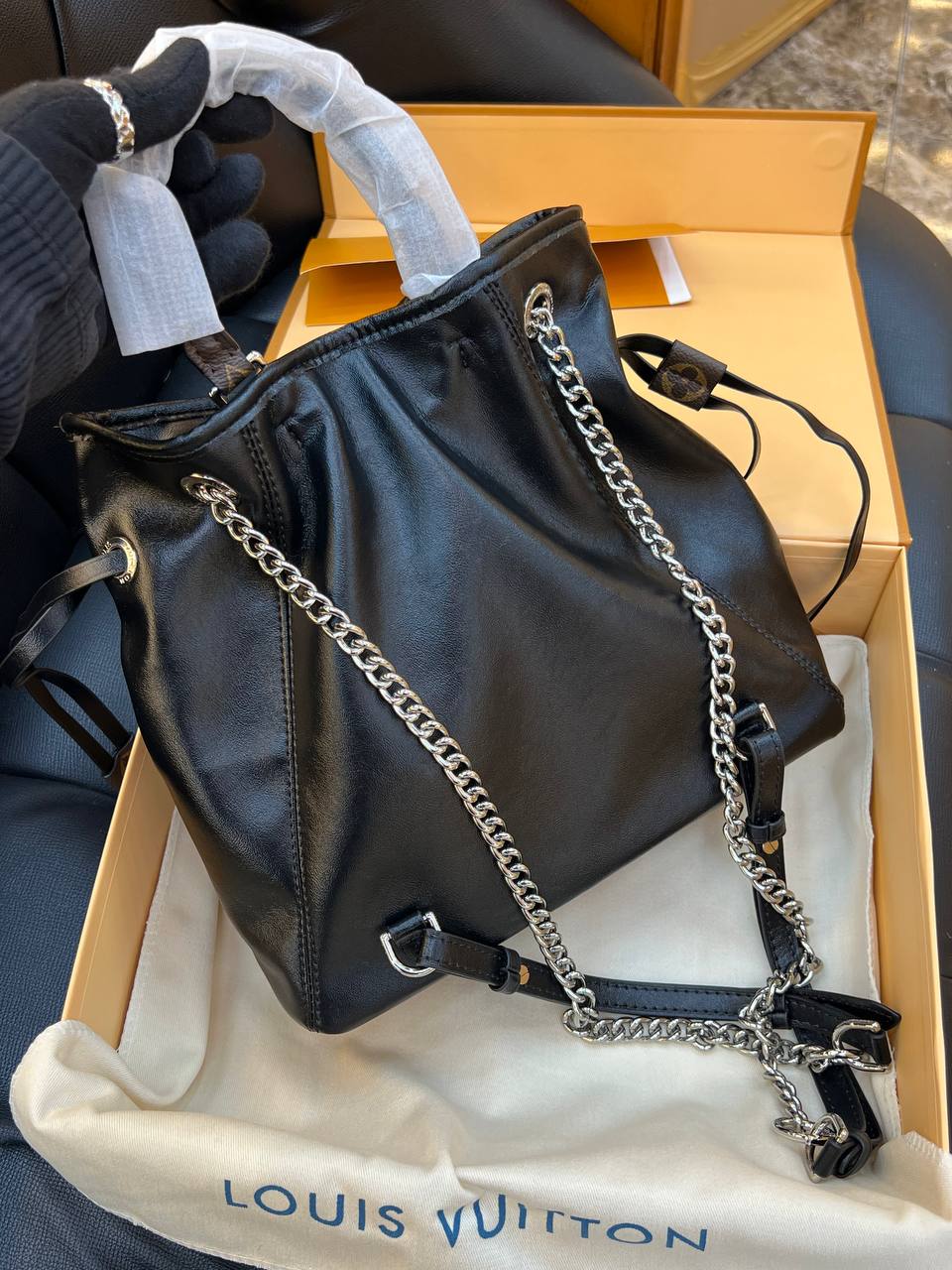 Louis Vuitton Büzgülü Omuz Çantası