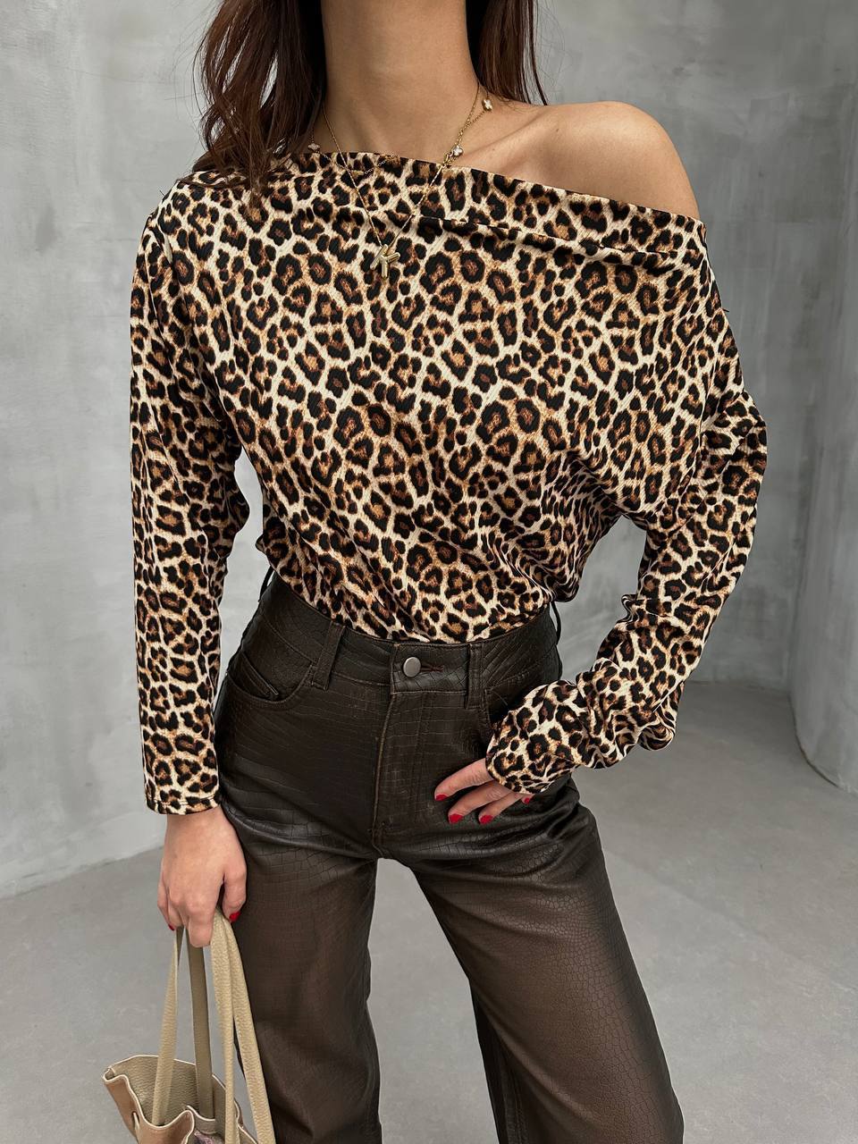 Leopar Desenli Düşük Omuz Bluz