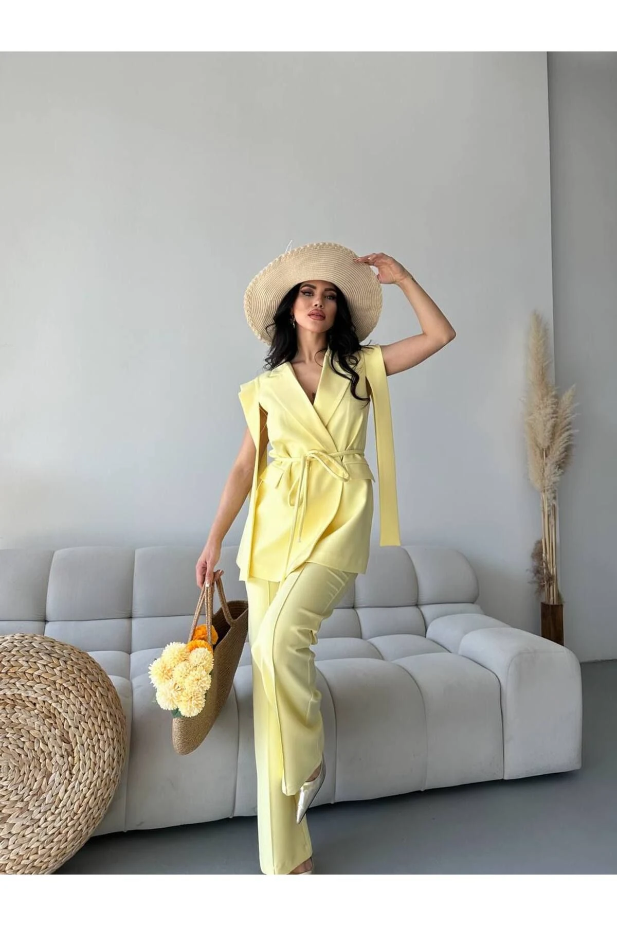 Kadın Kolsuz Oversize Blazer Ceket Pantolon Bağcıklı Omuz Detaylı