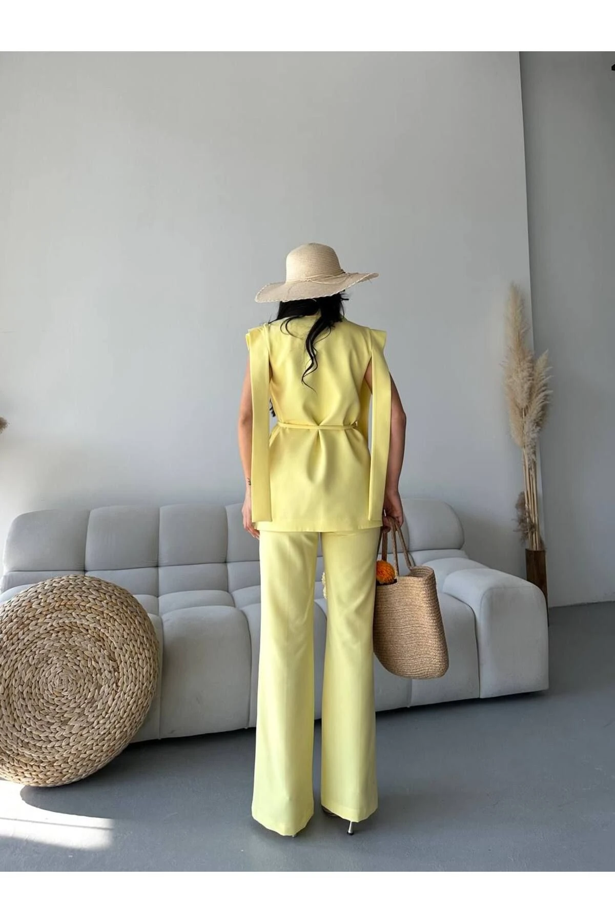 Kadın Kolsuz Oversize Blazer Ceket Pantolon Bağcıklı Omuz Detaylı