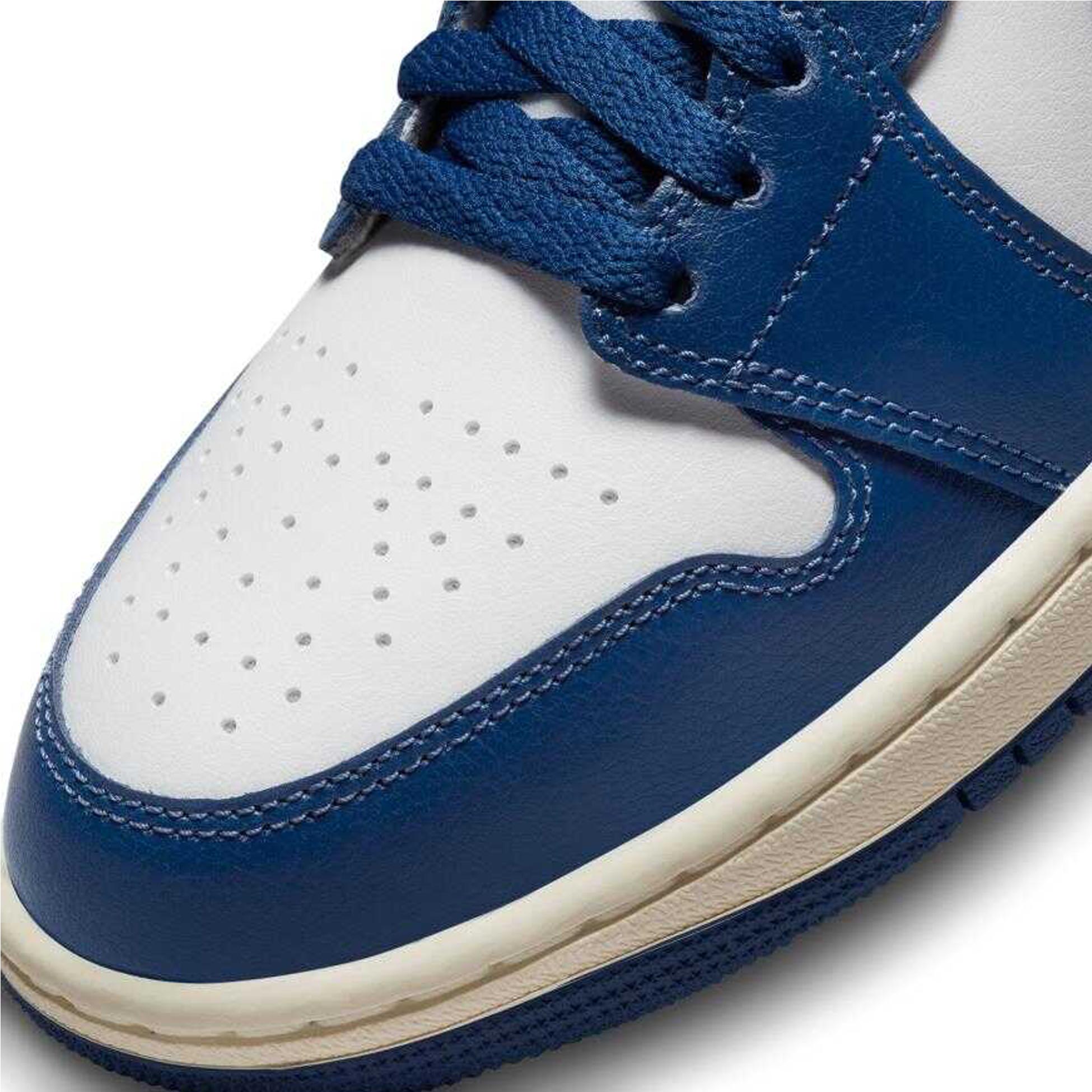 Air Jordan 1 Mid Sneaker