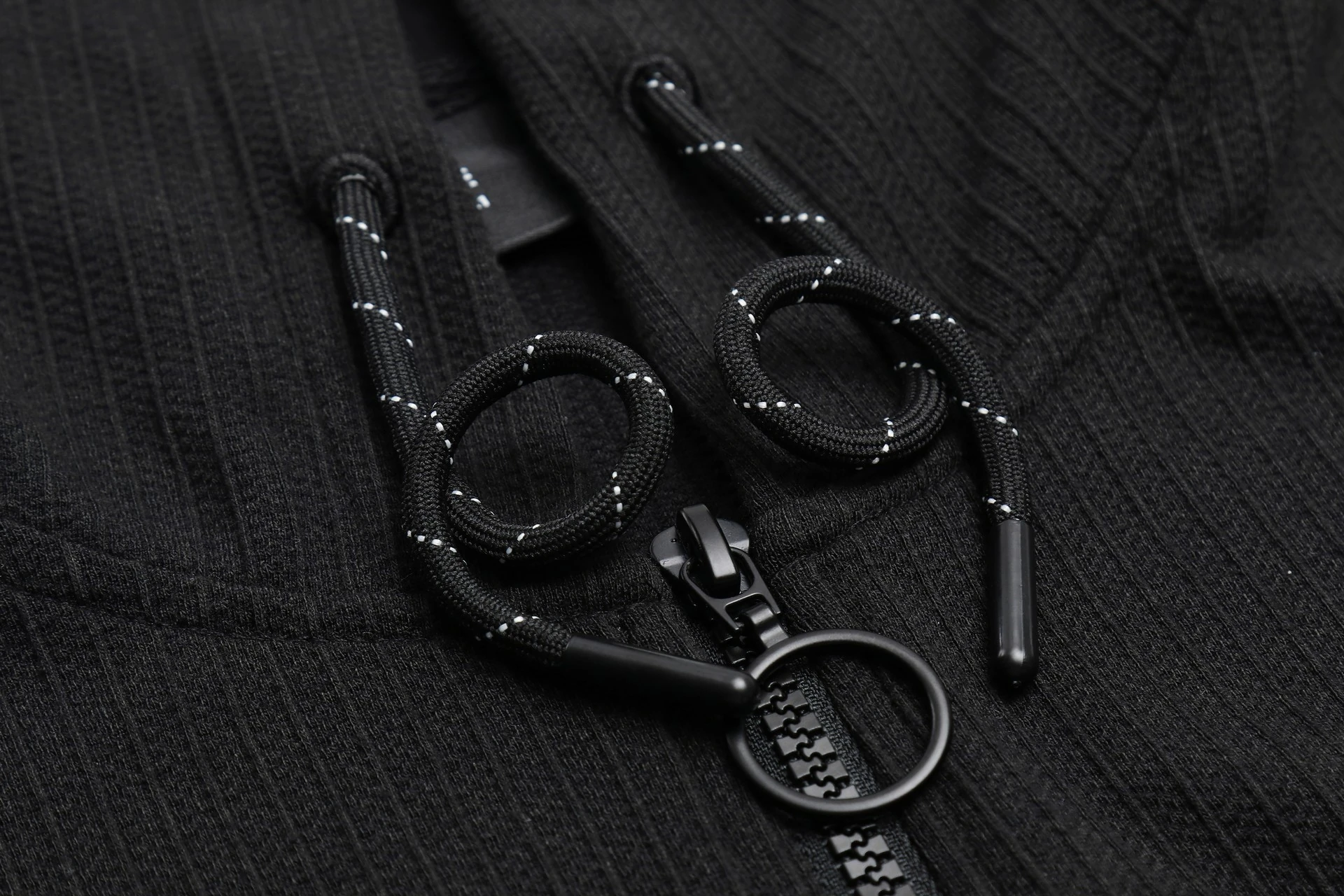 Kadın Kapişonlu Rüzgarlık