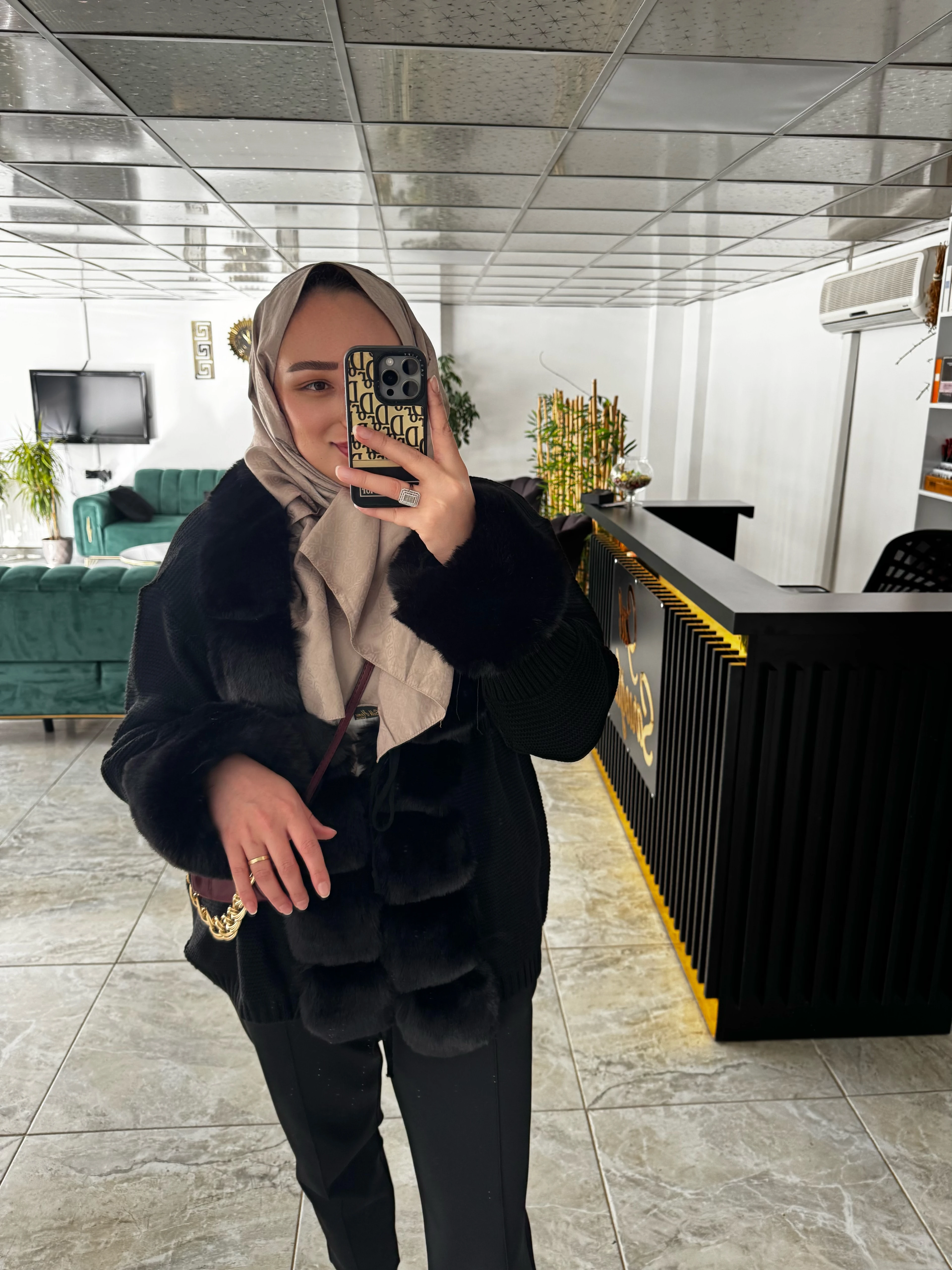 Pera Kürk Detaylı Hırka Siyah